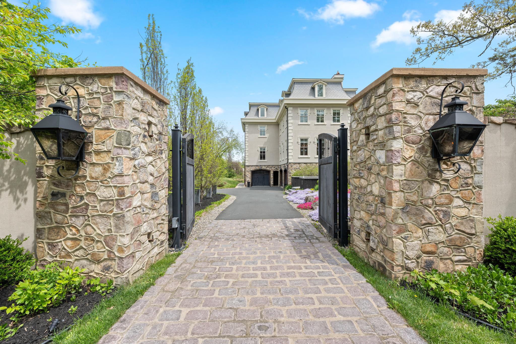 DOYLESTOWN - Residential