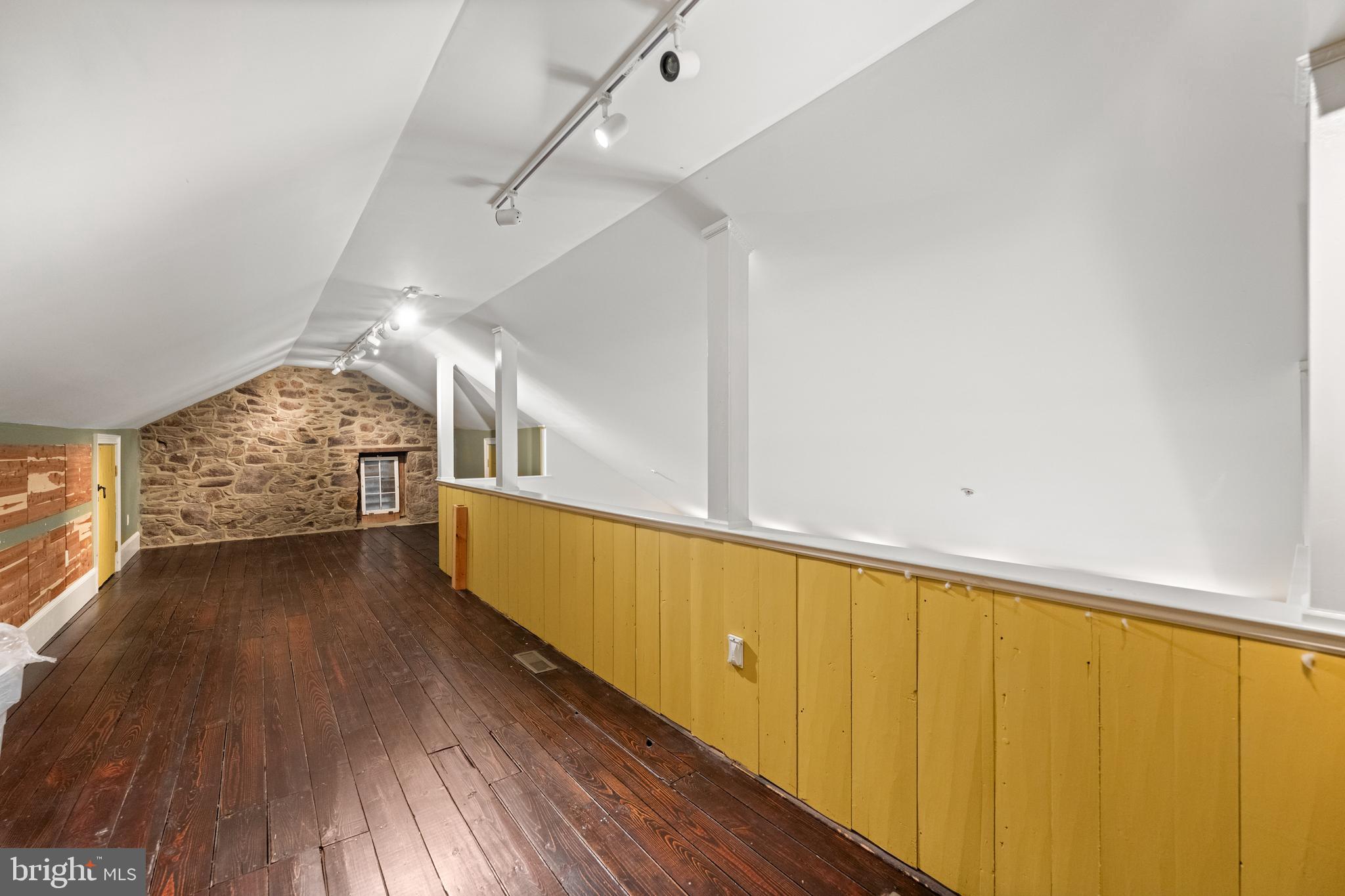 DOYLESTOWN - Residential