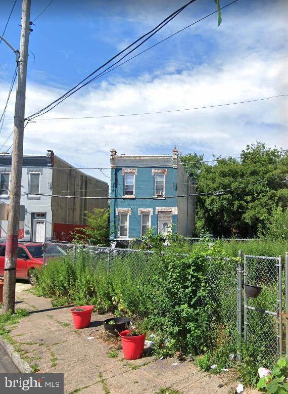 Vacant RSA-5 lot for sale. The dimensions of the lot are 49.81x49.5 and it is 1,207 sqft. By right you can build a single family home here.