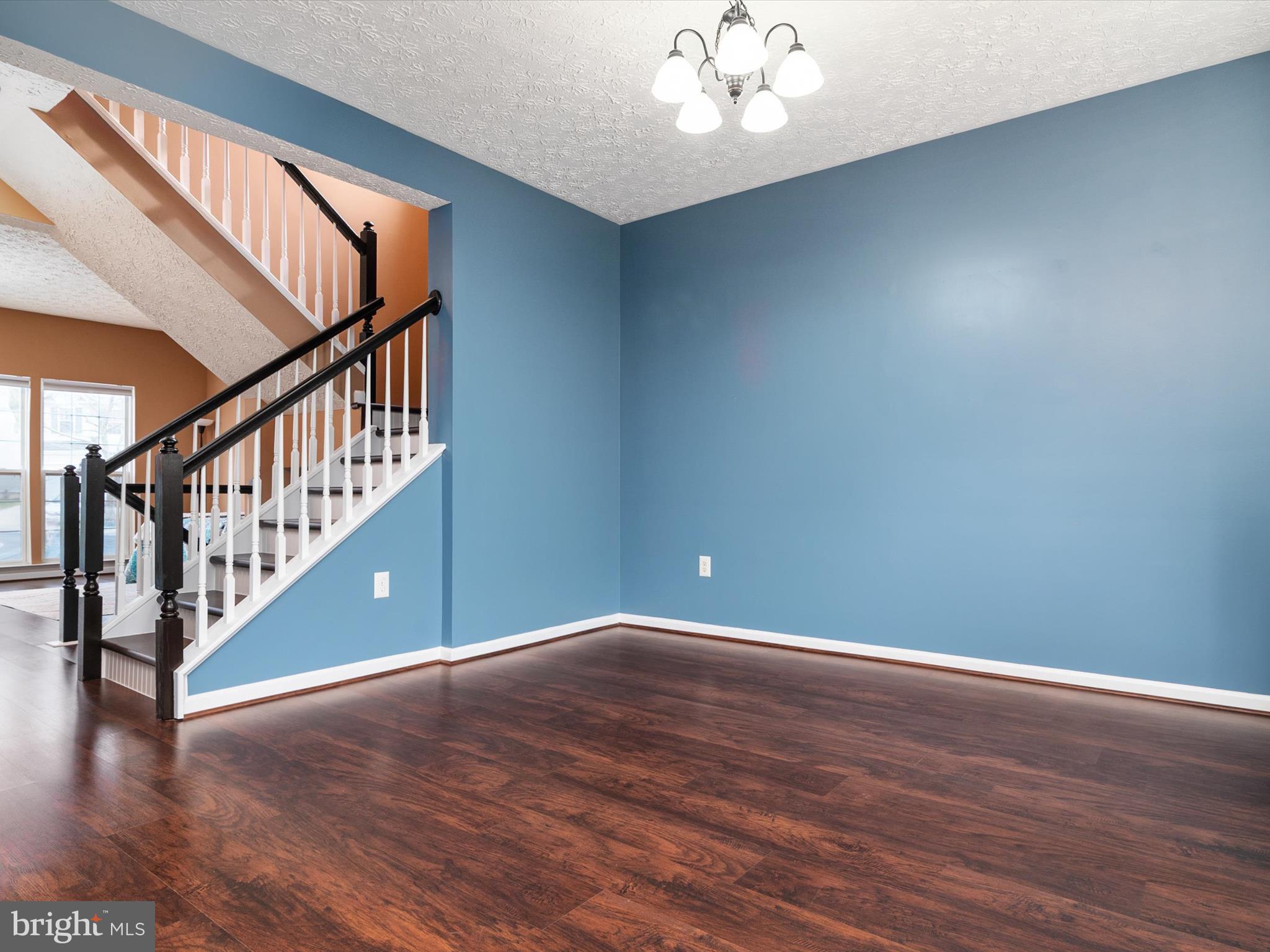 RUSSETT - Residential