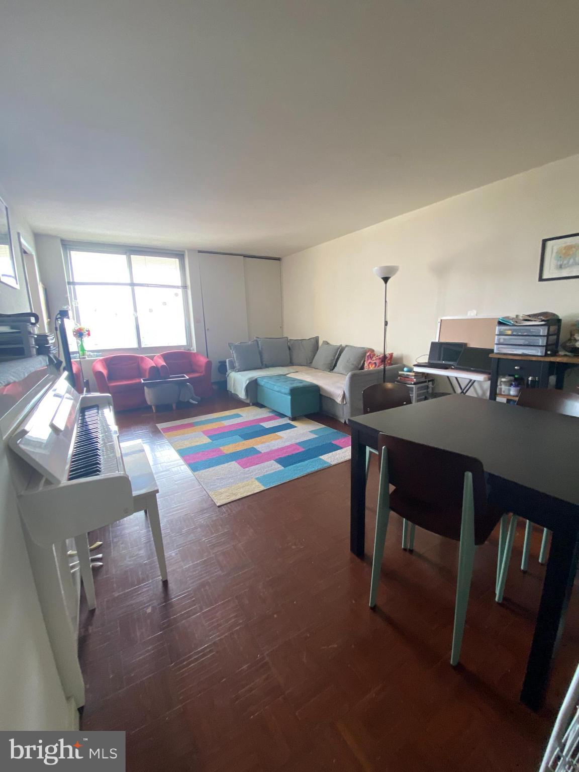 Bright and sunny one bedroom at Hopkinson House offering  unobstructed views over Society Hill and South Philadelphia. The home features wood floors; a renovated kitchen with a tile floor, wood cabinetry, stainless steel appliances and granite countertops; and a modern bathroom with an updated vanity. There is excellent closet space throughout.  Residents of Hopkinson House enjoy a 24-hour doorman and on-site management. There is a seasonal rooftop pool with see-forever city views and valet parking in the building for an additional fee. Hopkinson House is located on the center of Washington Square, steps from world class dining, shopping and historic sites.