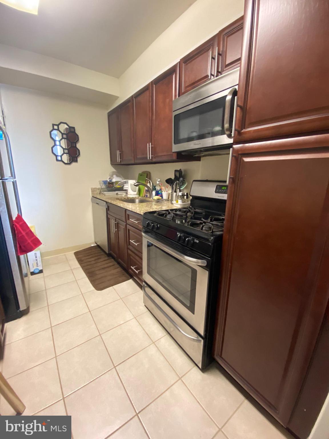 WASHINGTON SQ - Residential Lease