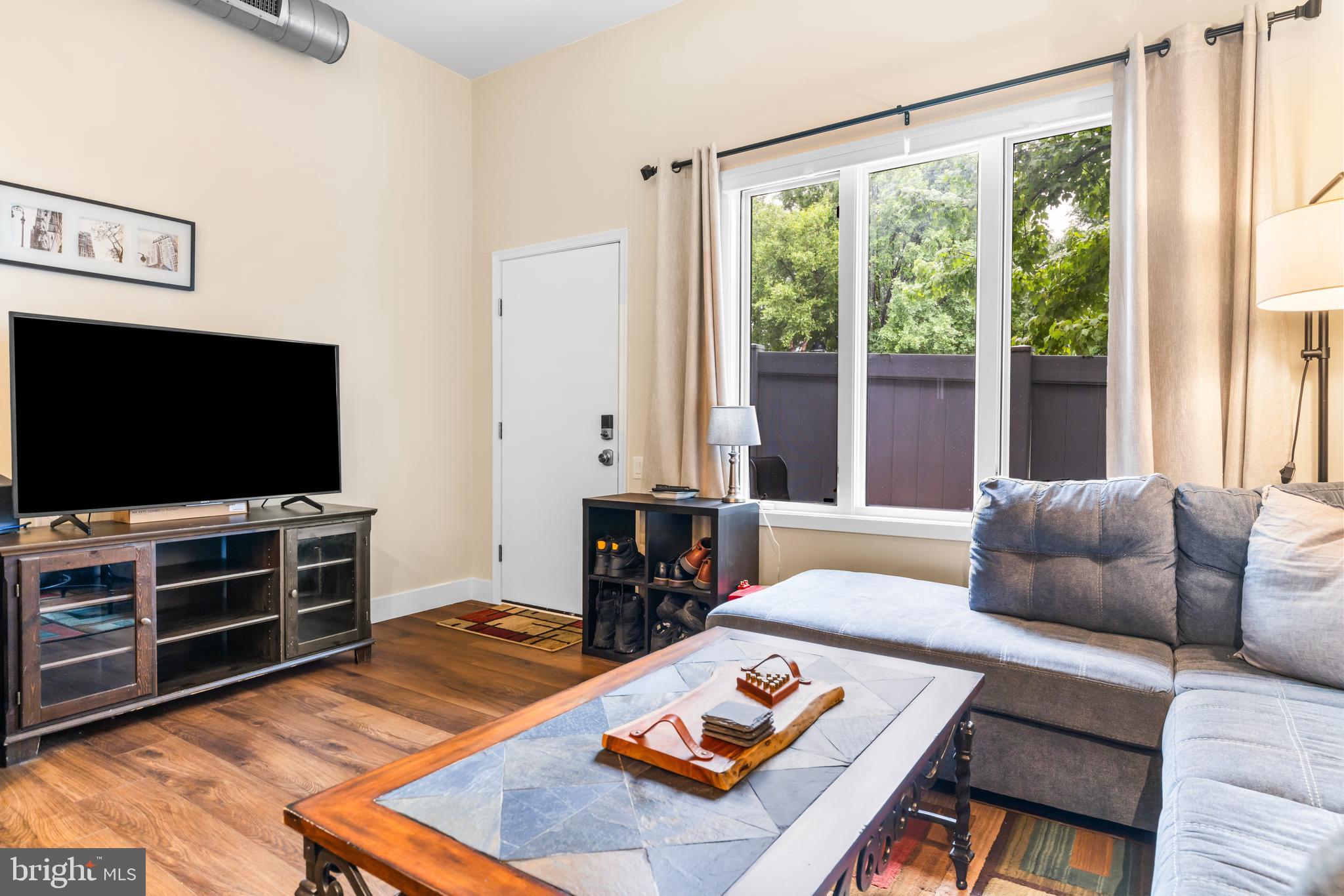 NOB HILL - Residential