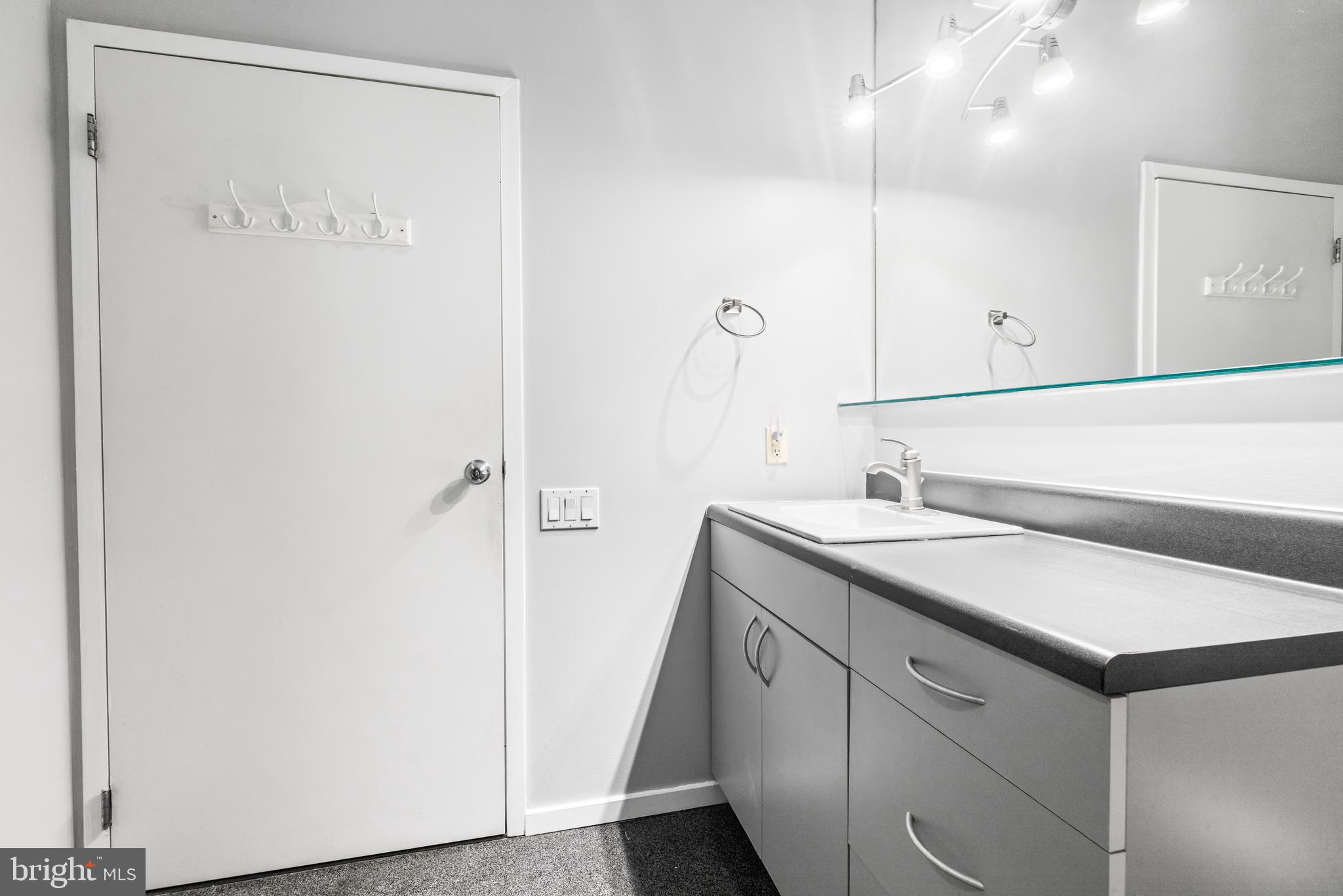 NOB HILL - Residential