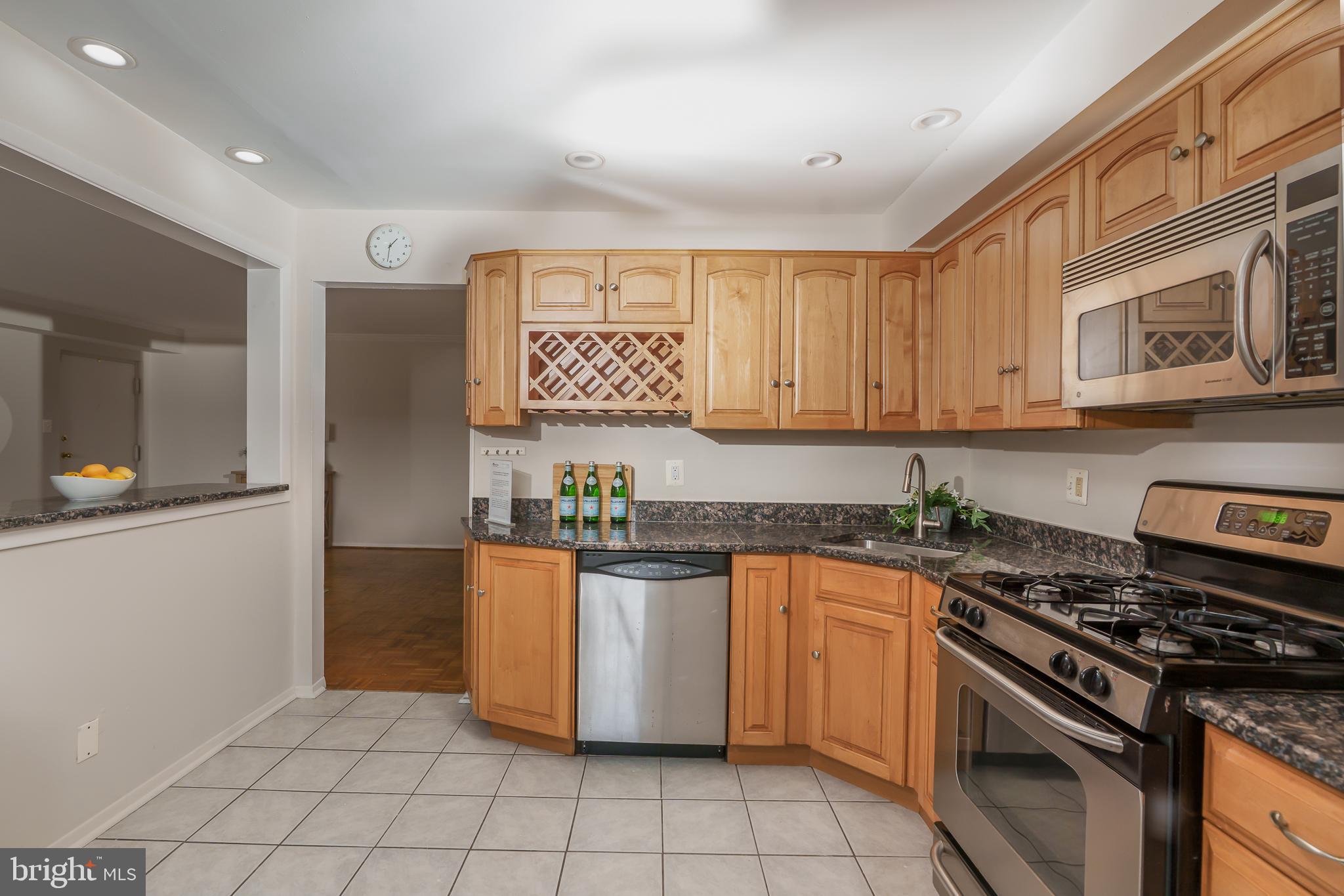 HOMELAND SOUTHWAY - Residential
