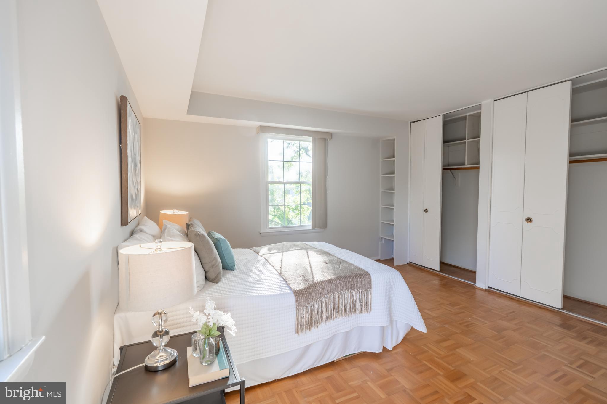 HOMELAND SOUTHWAY - Residential
