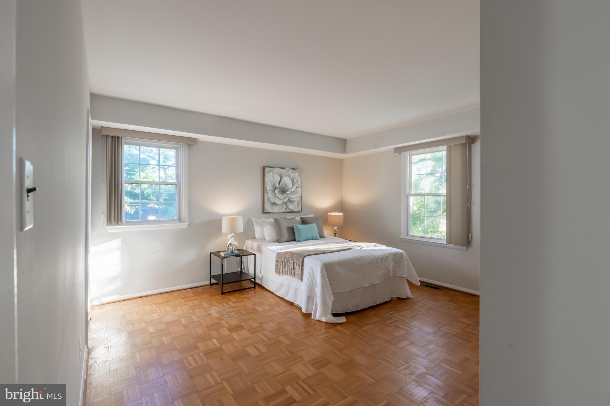 HOMELAND SOUTHWAY - Residential