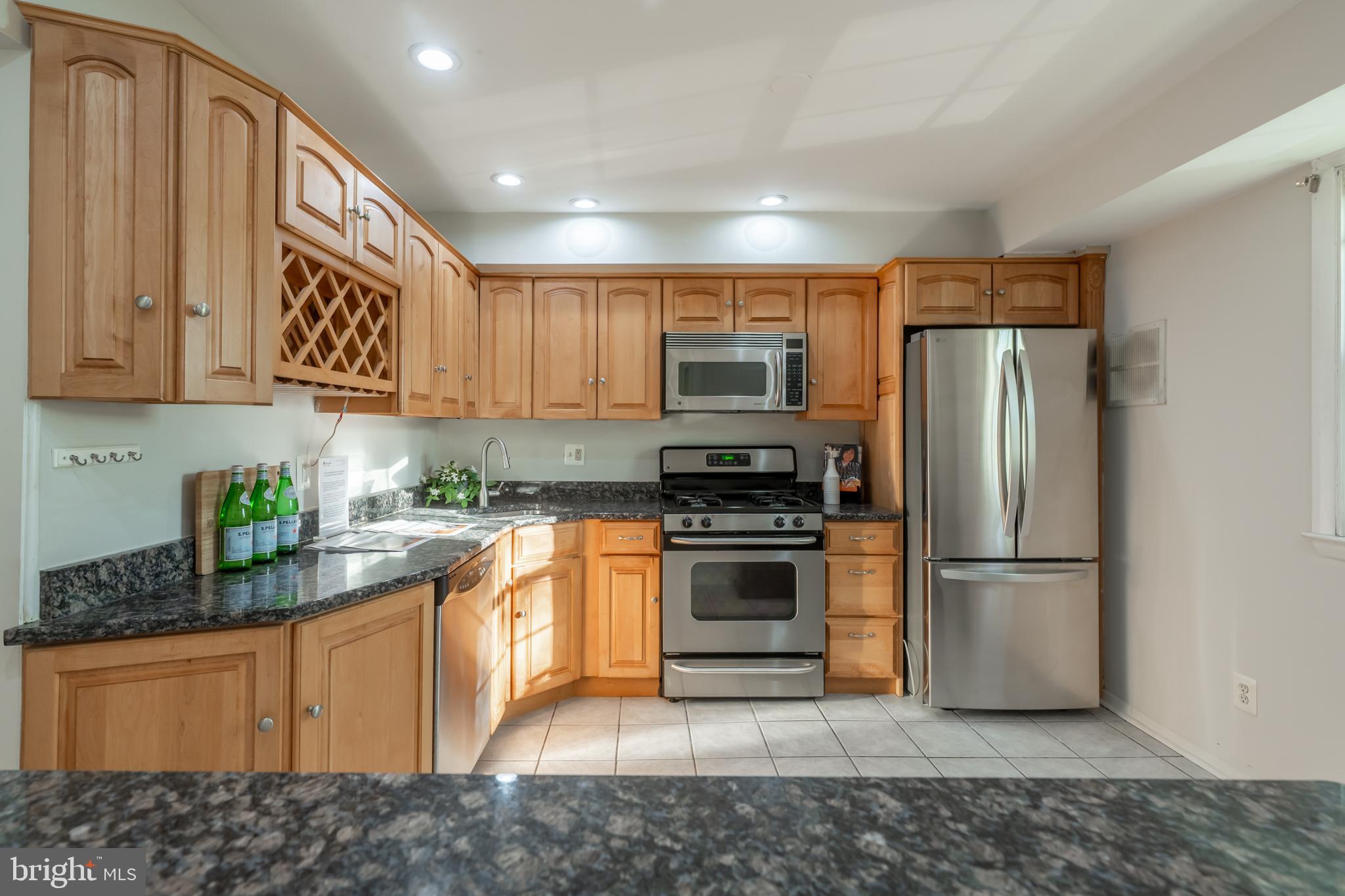 HOMELAND SOUTHWAY - Residential