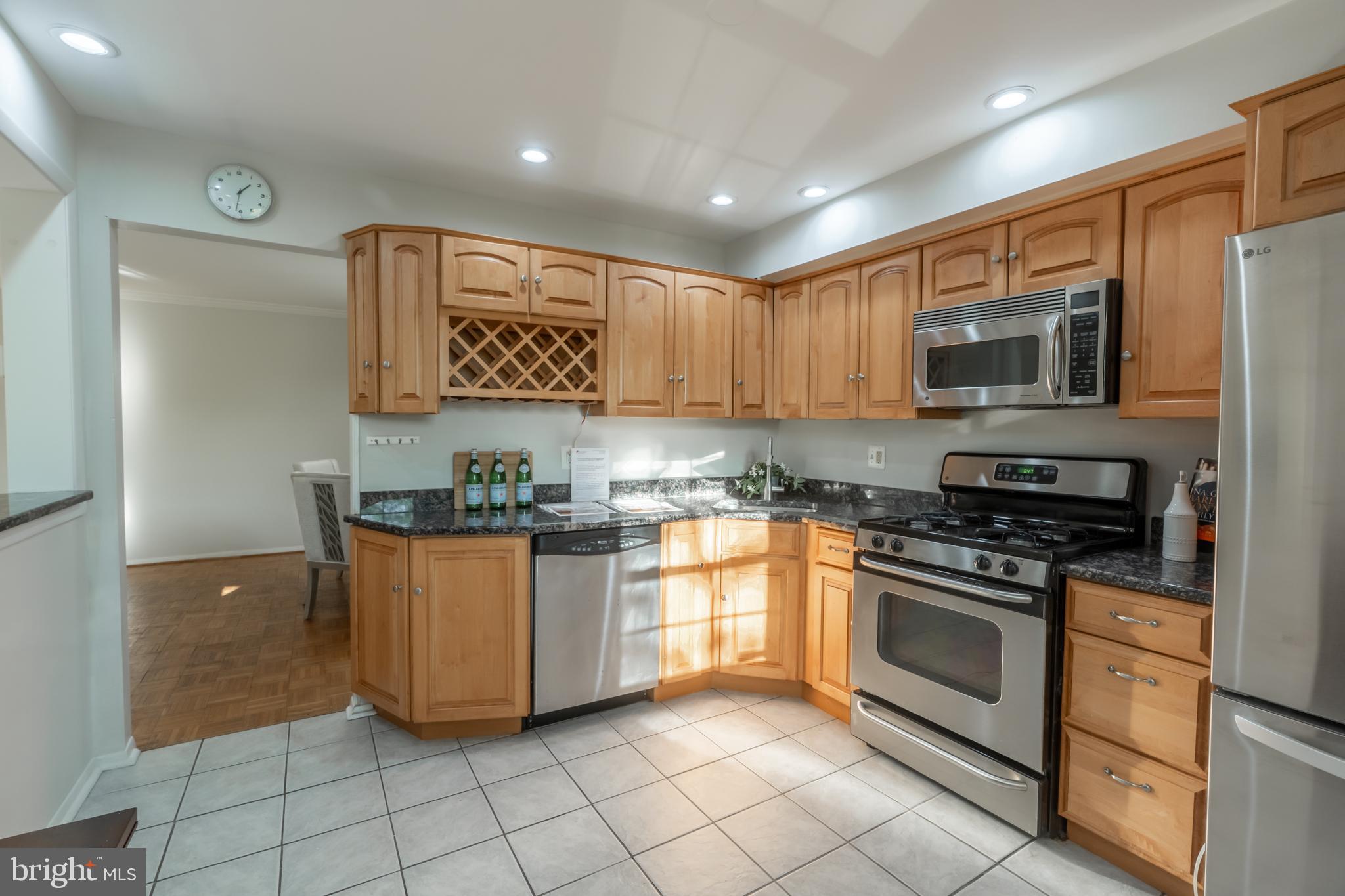 HOMELAND SOUTHWAY - Residential
