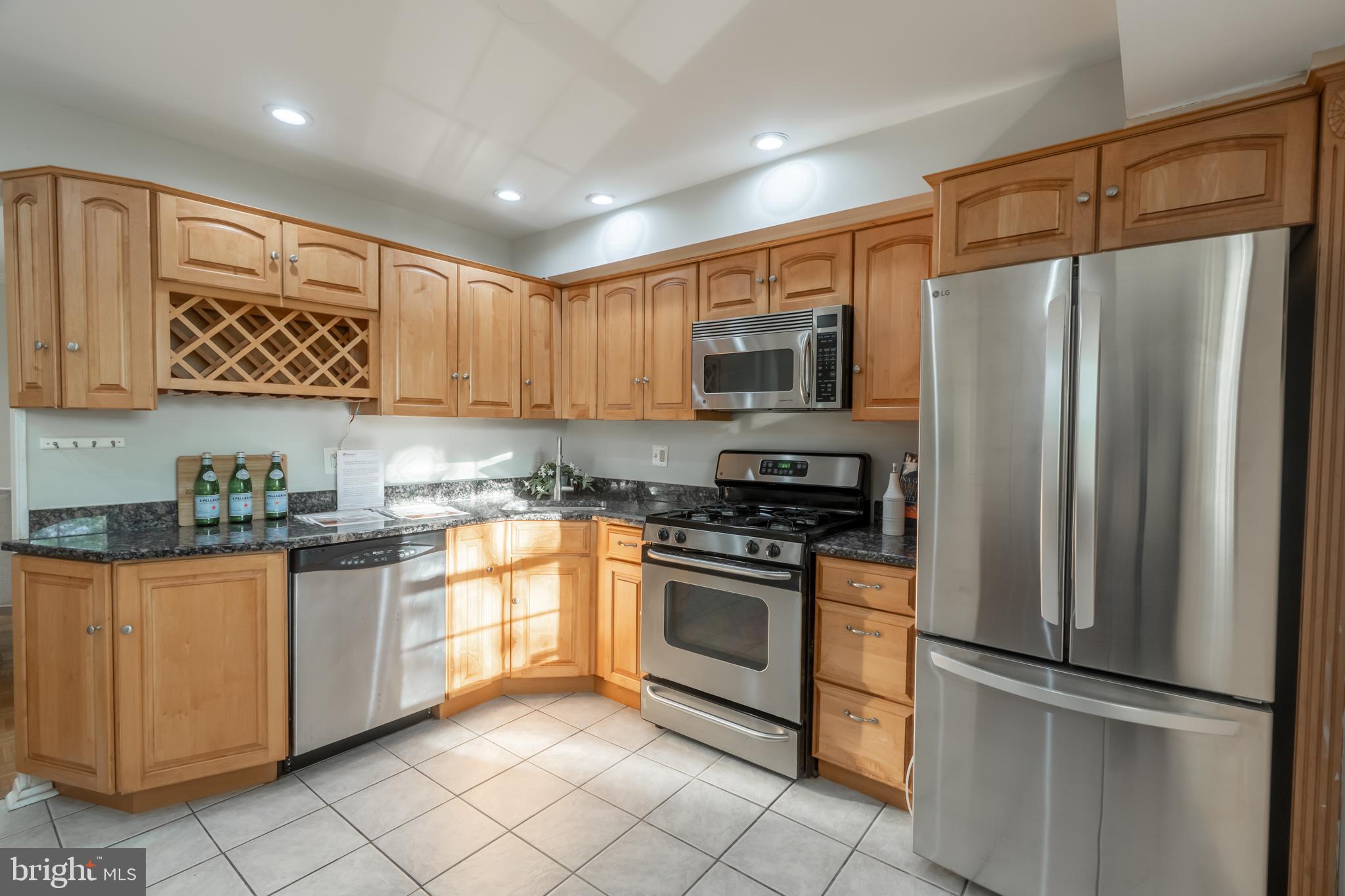 HOMELAND SOUTHWAY - Residential