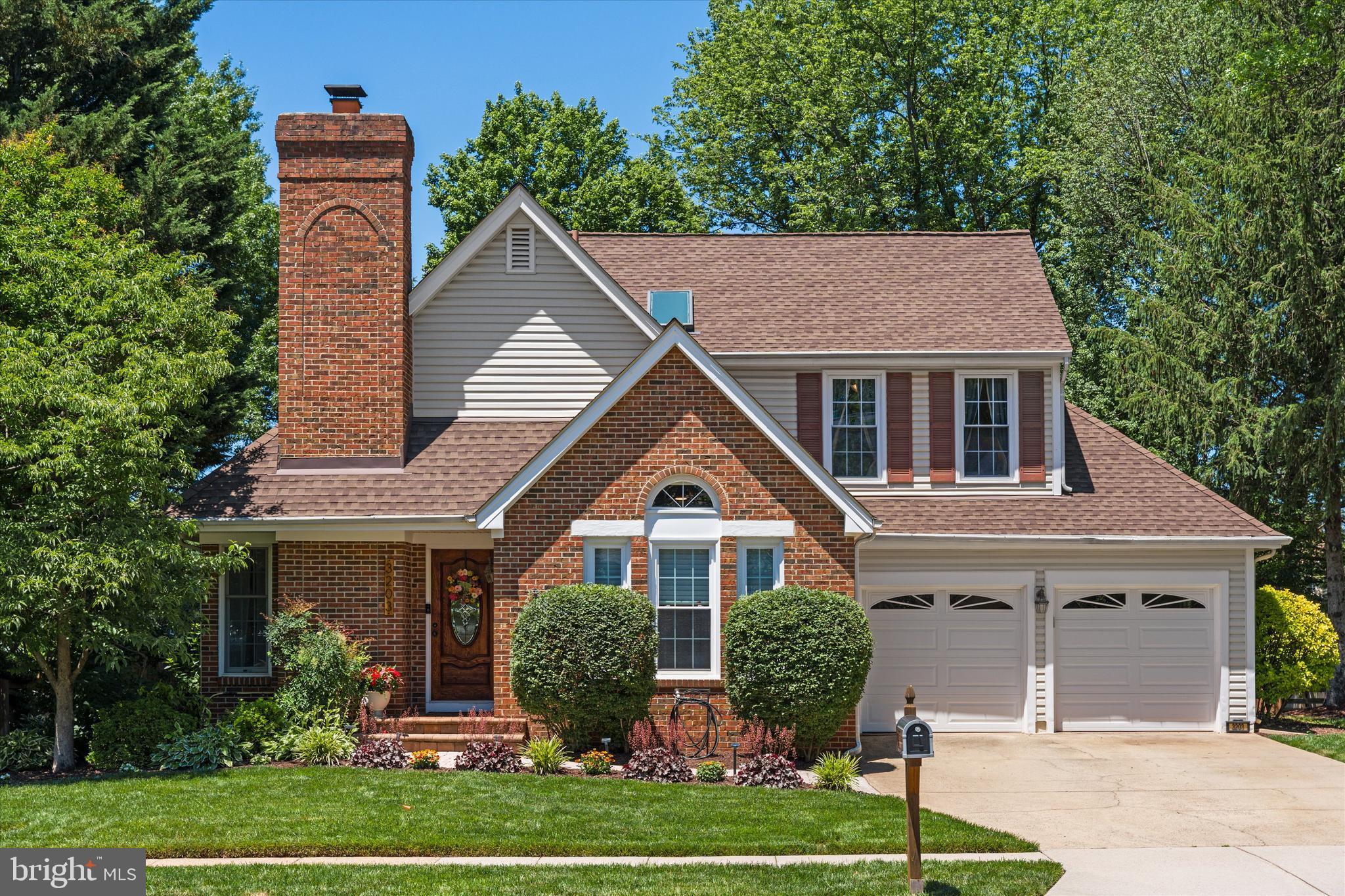 CHANTILLY HIGHLANDS - Residential
