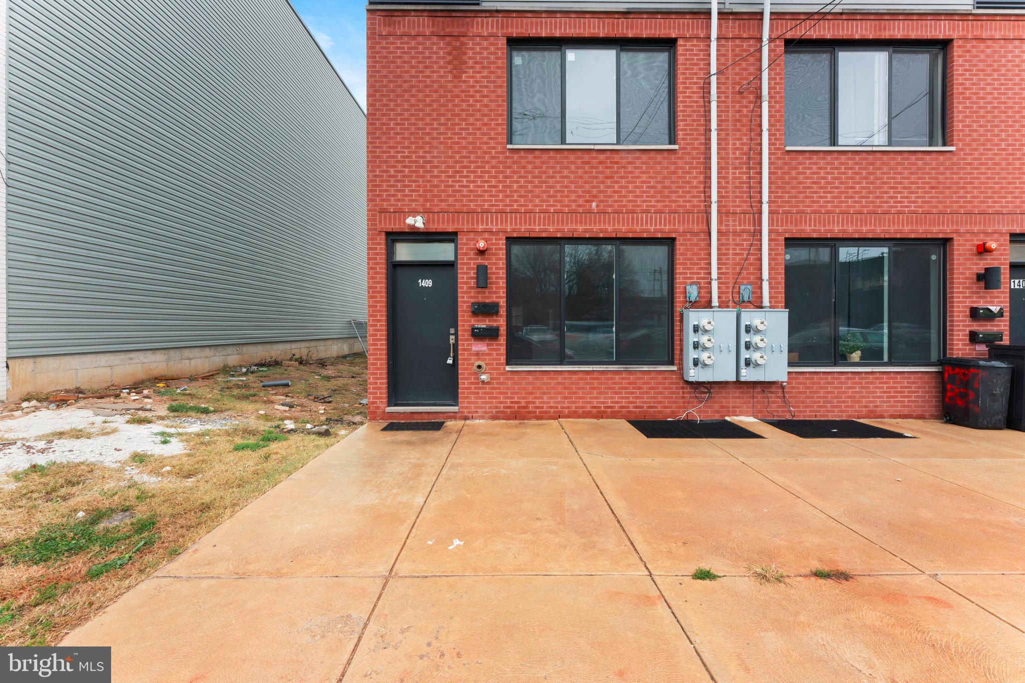 LUDLOW - Residential