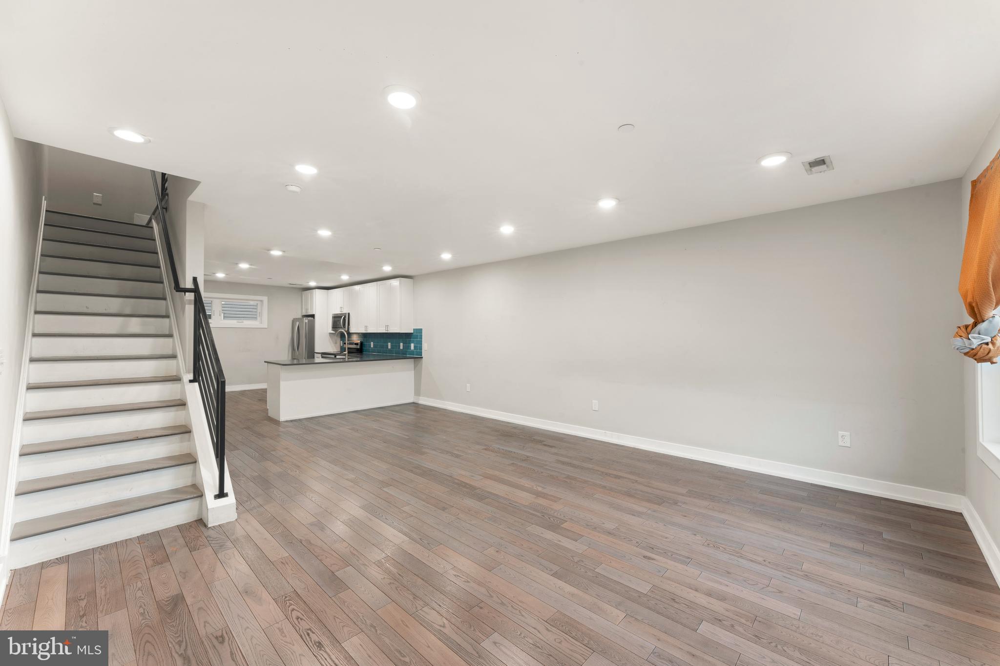 LUDLOW - Residential