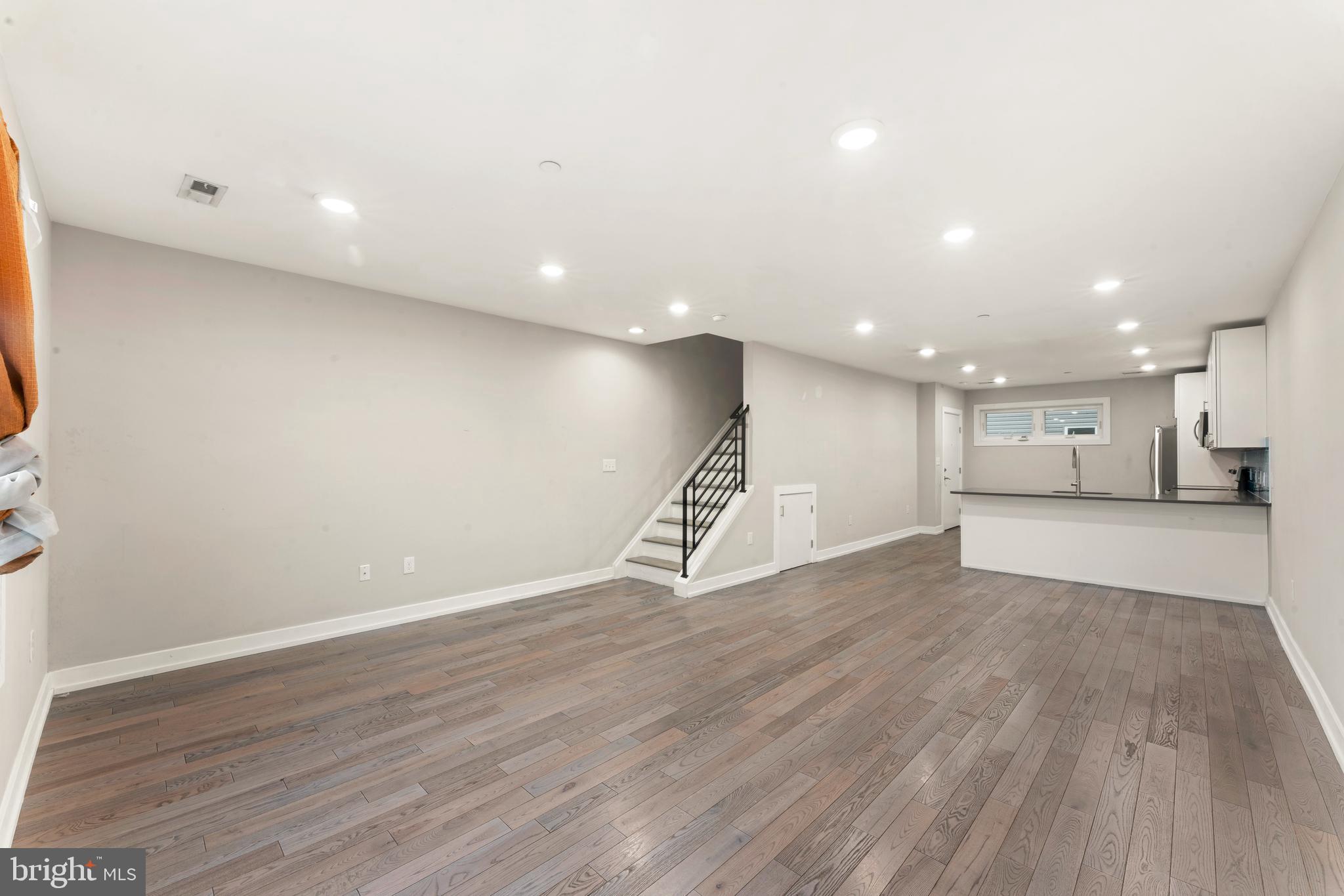 LUDLOW - Residential