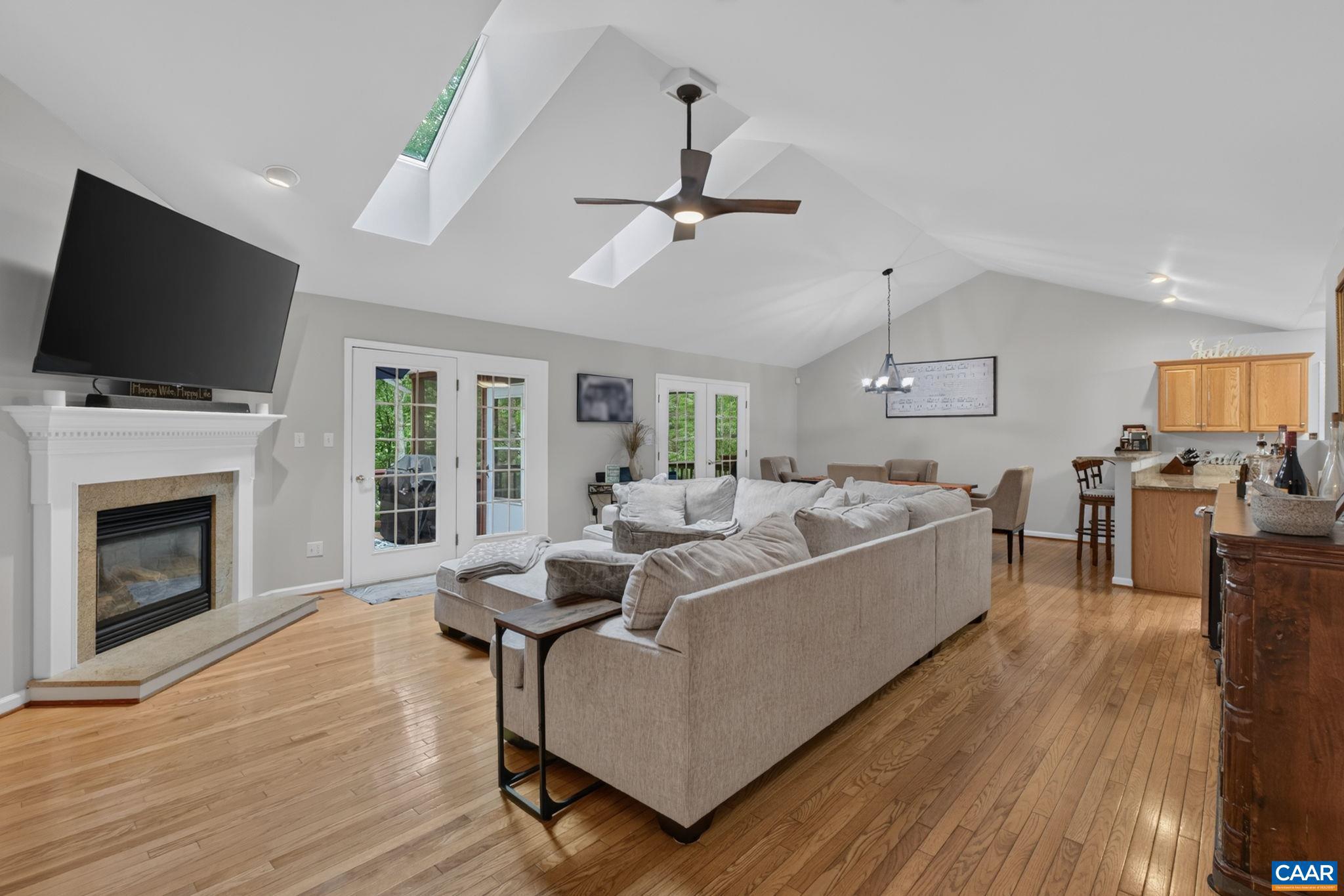 LAKE MONTICELLO - Residential