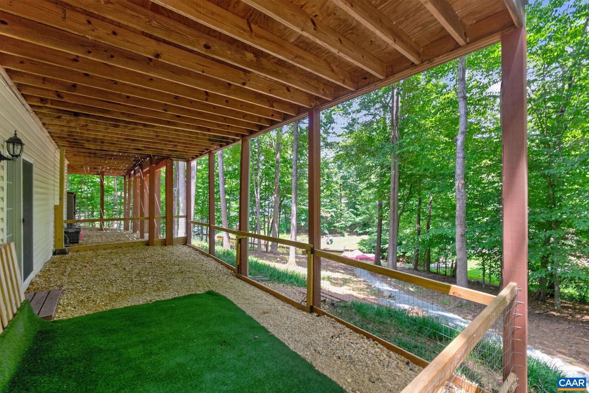 LAKE MONTICELLO - Residential