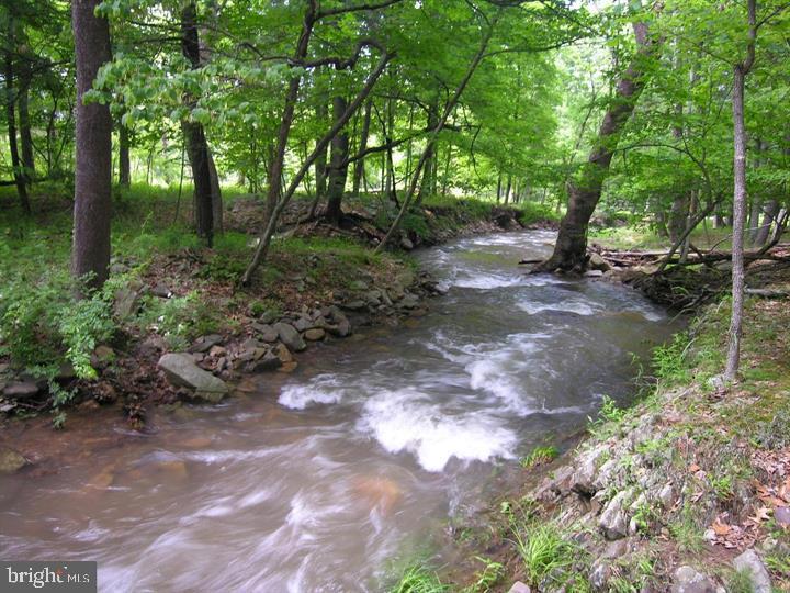 ASHTON WOODS - Land