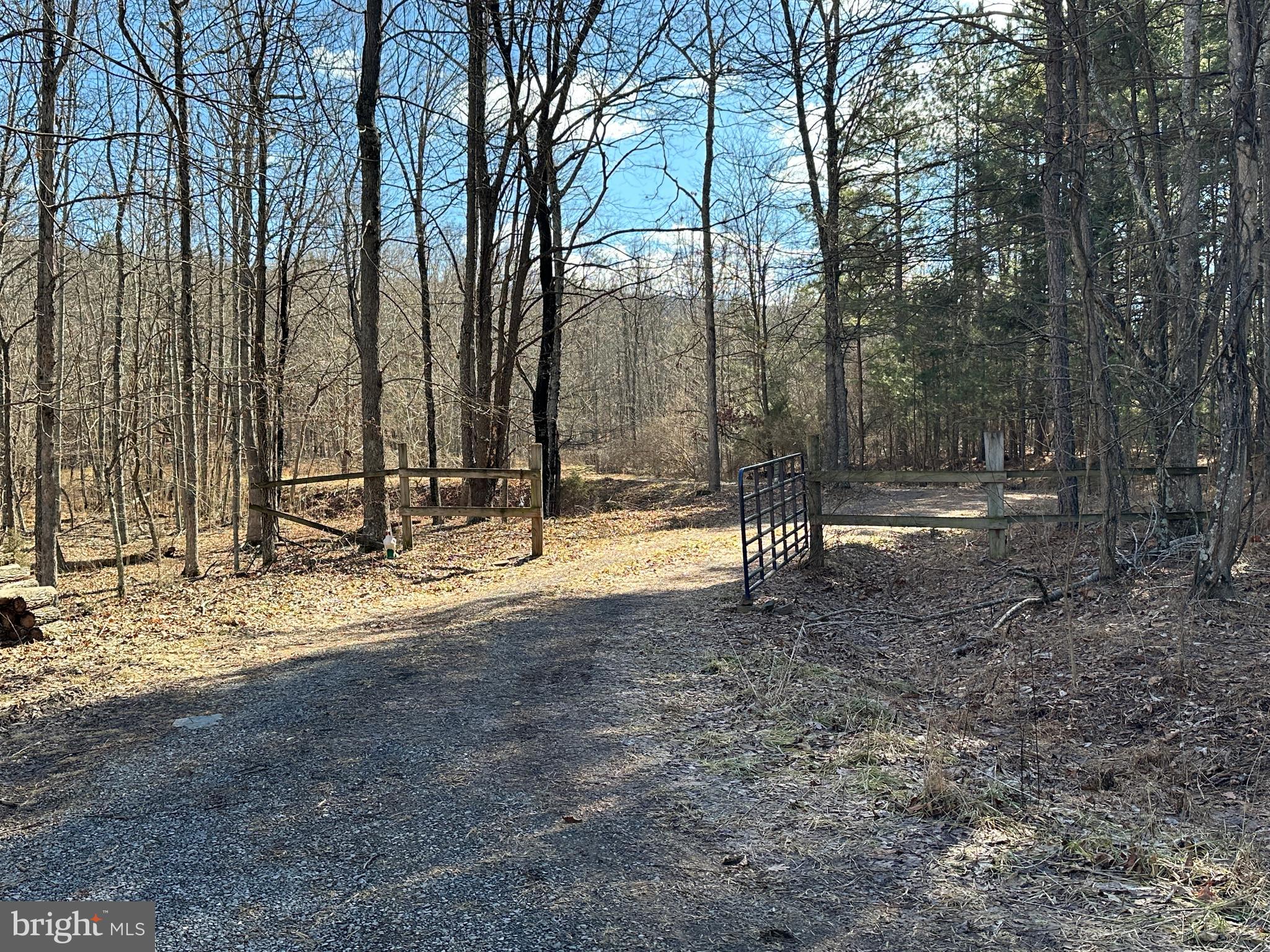 ASHTON WOODS - Land