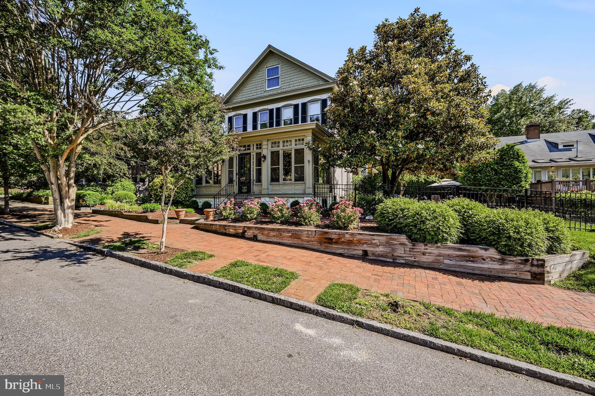 HIGHLANDS - Residential