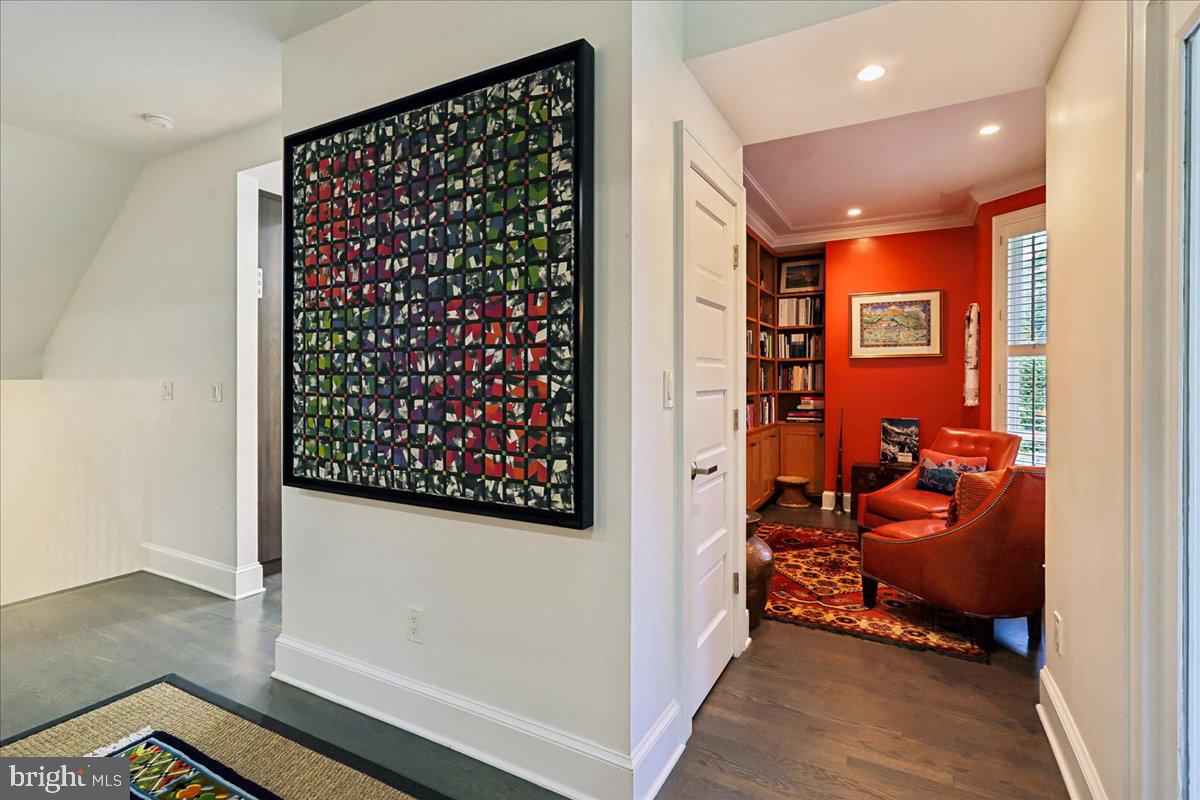 CHEVY CHASE VILLAGE - Residential