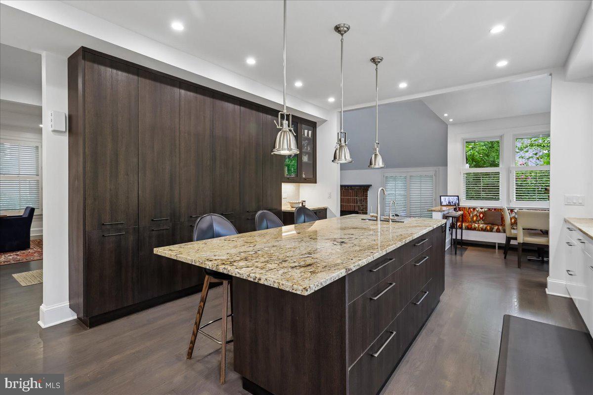 CHEVY CHASE VILLAGE - Residential