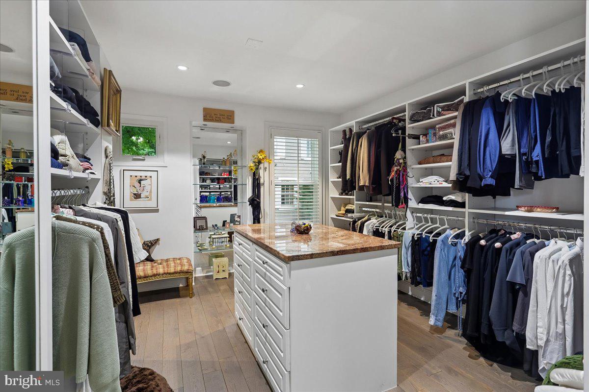 CHEVY CHASE VILLAGE - Residential