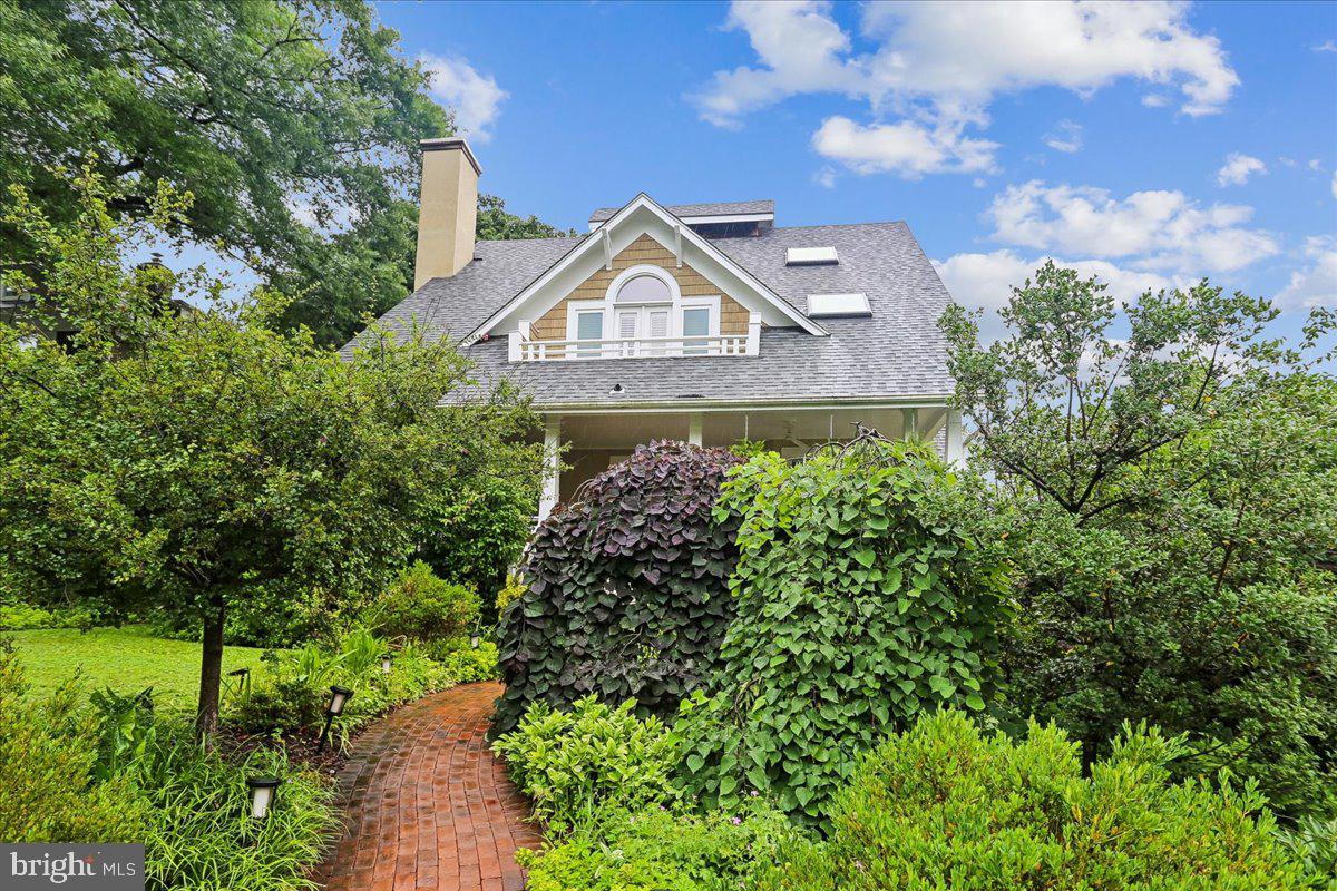 CHEVY CHASE VILLAGE - Residential