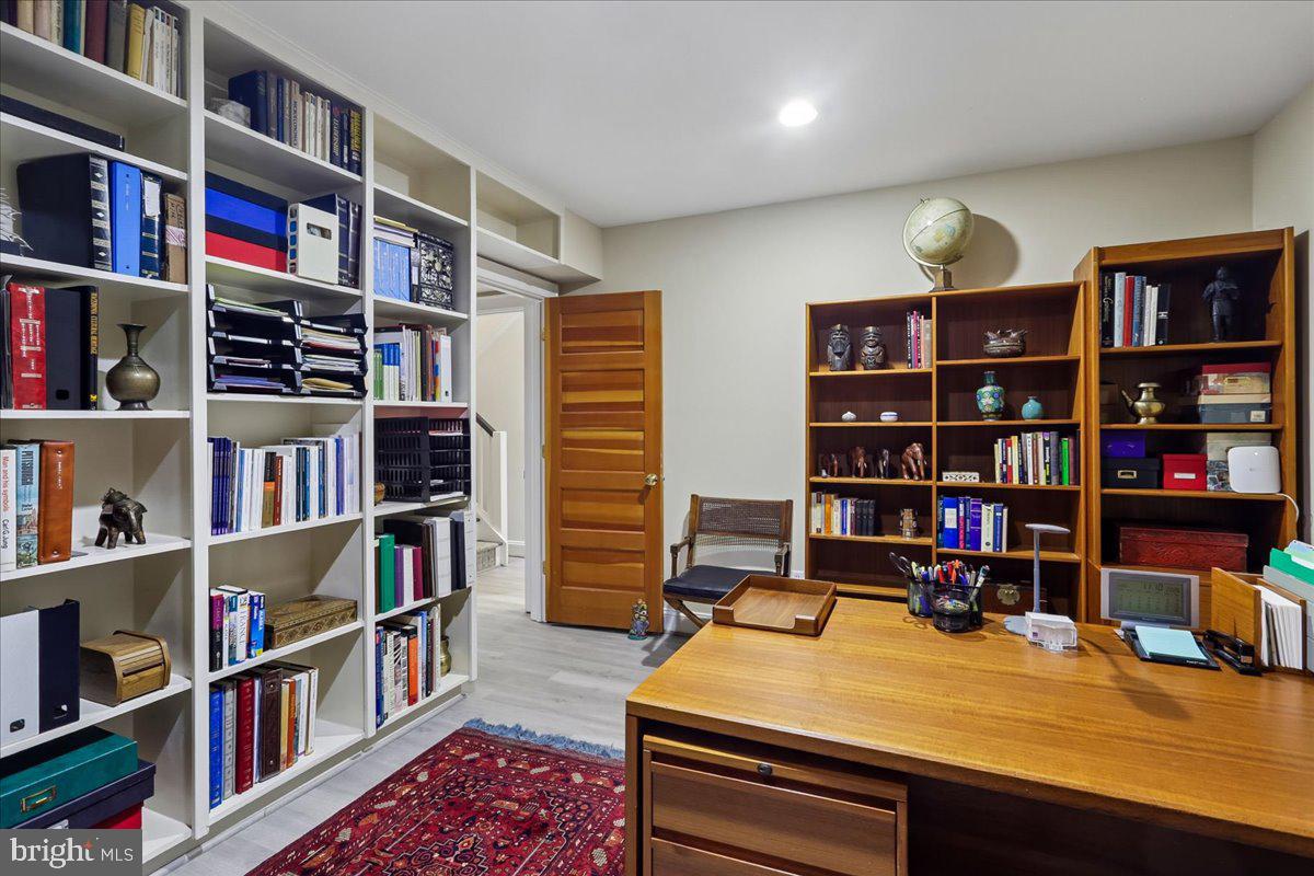 CHEVY CHASE VILLAGE - Residential