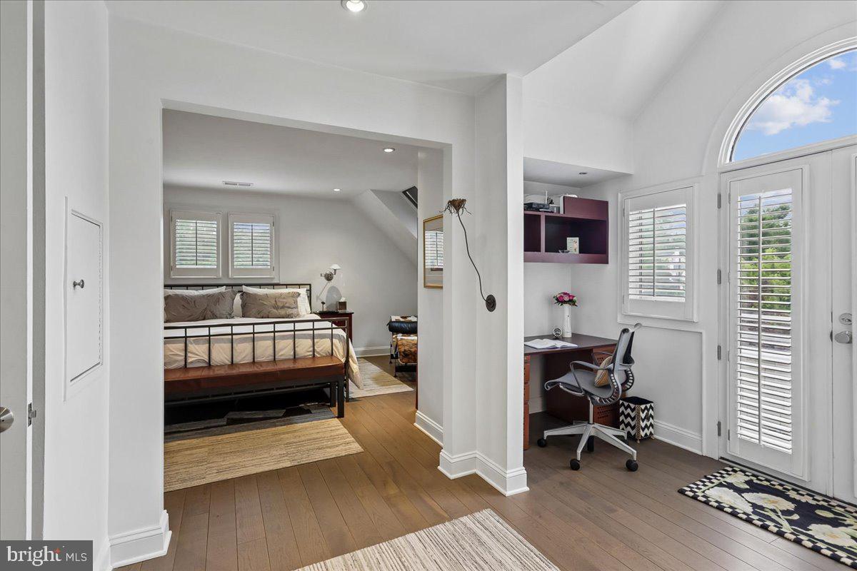 CHEVY CHASE VILLAGE - Residential