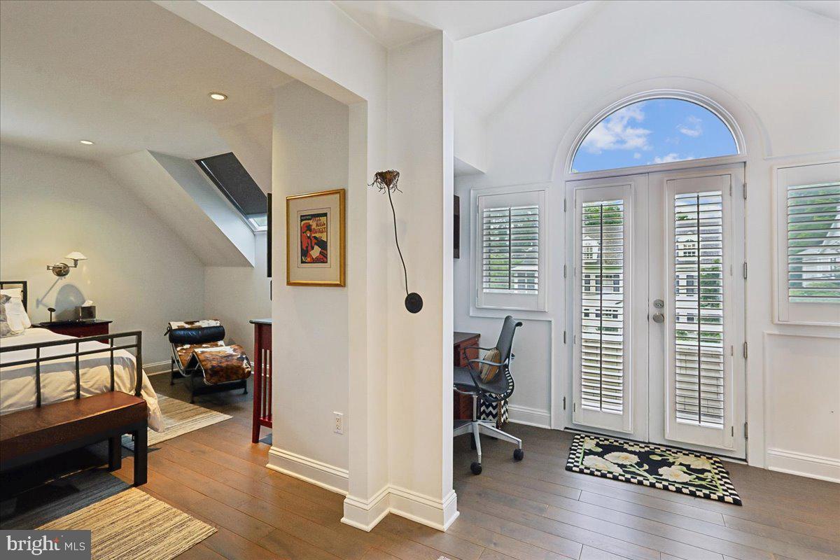 CHEVY CHASE VILLAGE - Residential