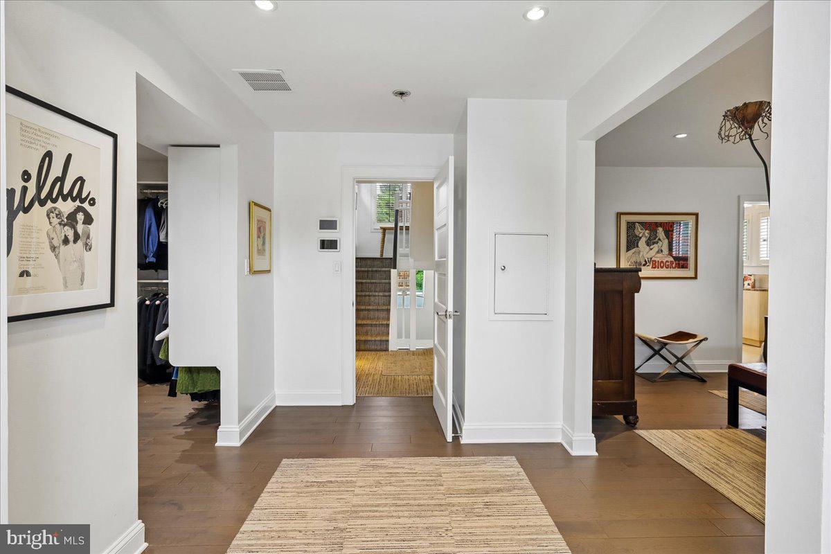 CHEVY CHASE VILLAGE - Residential