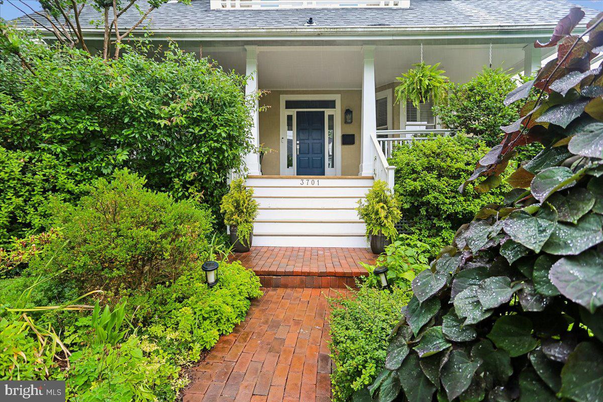 CHEVY CHASE VILLAGE - Residential