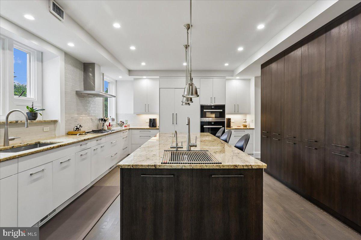 CHEVY CHASE VILLAGE - Residential