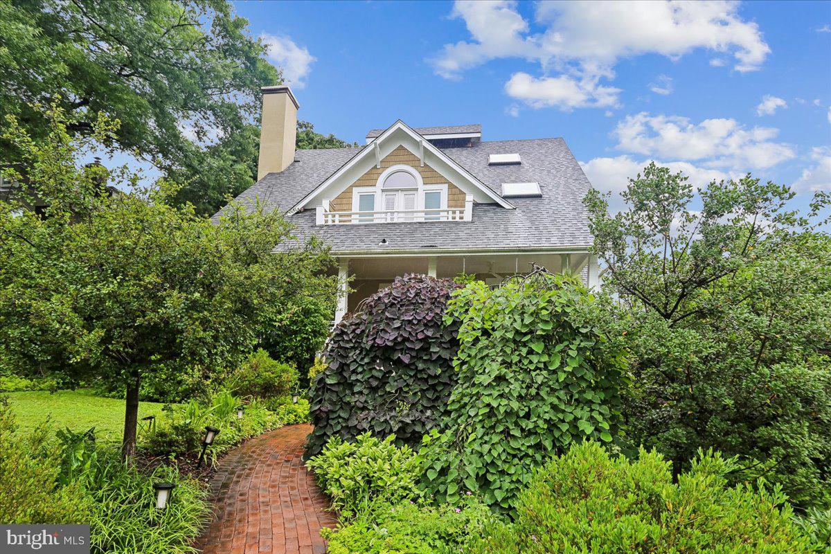 CHEVY CHASE VILLAGE - Residential