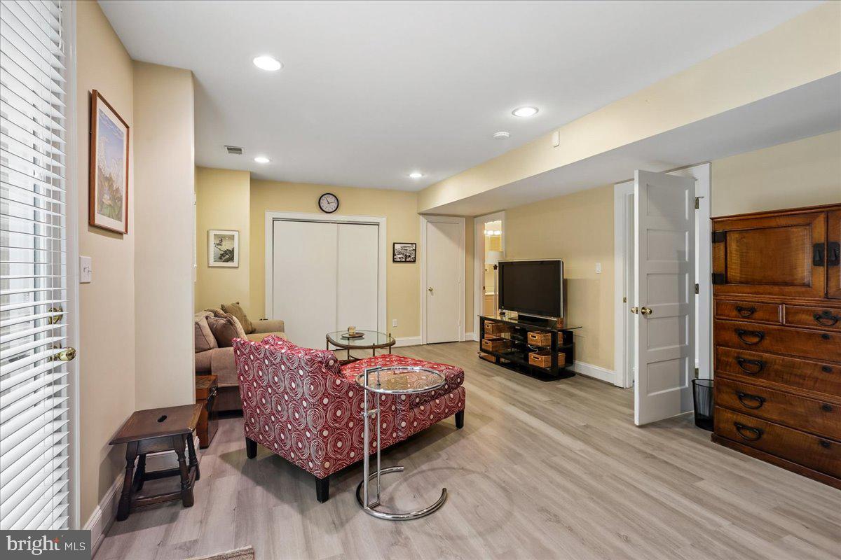 CHEVY CHASE VILLAGE - Residential