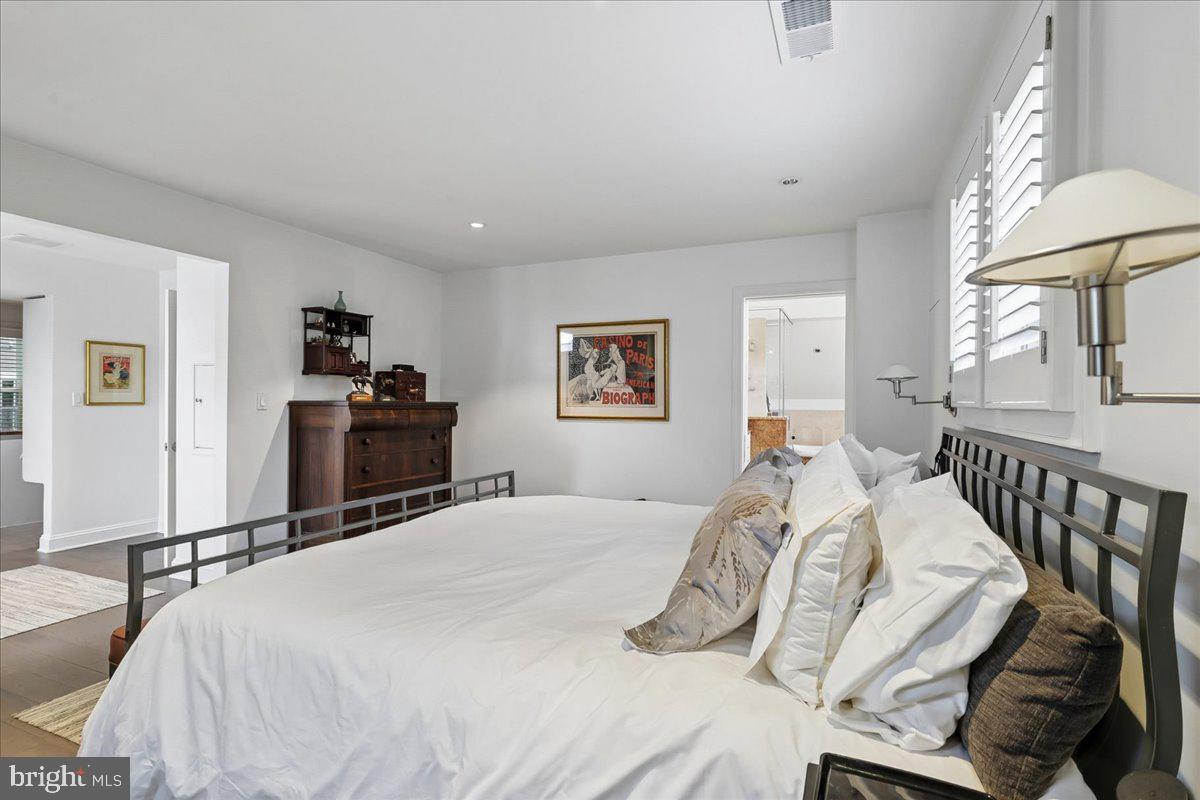 CHEVY CHASE VILLAGE - Residential