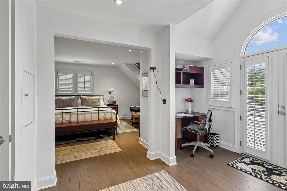 CHEVY CHASE VILLAGE - Residential