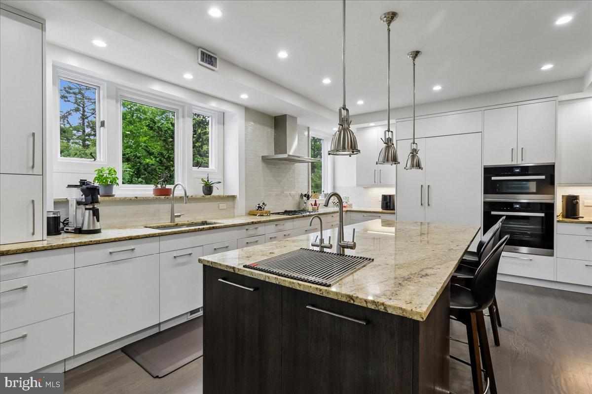 CHEVY CHASE VILLAGE - Residential