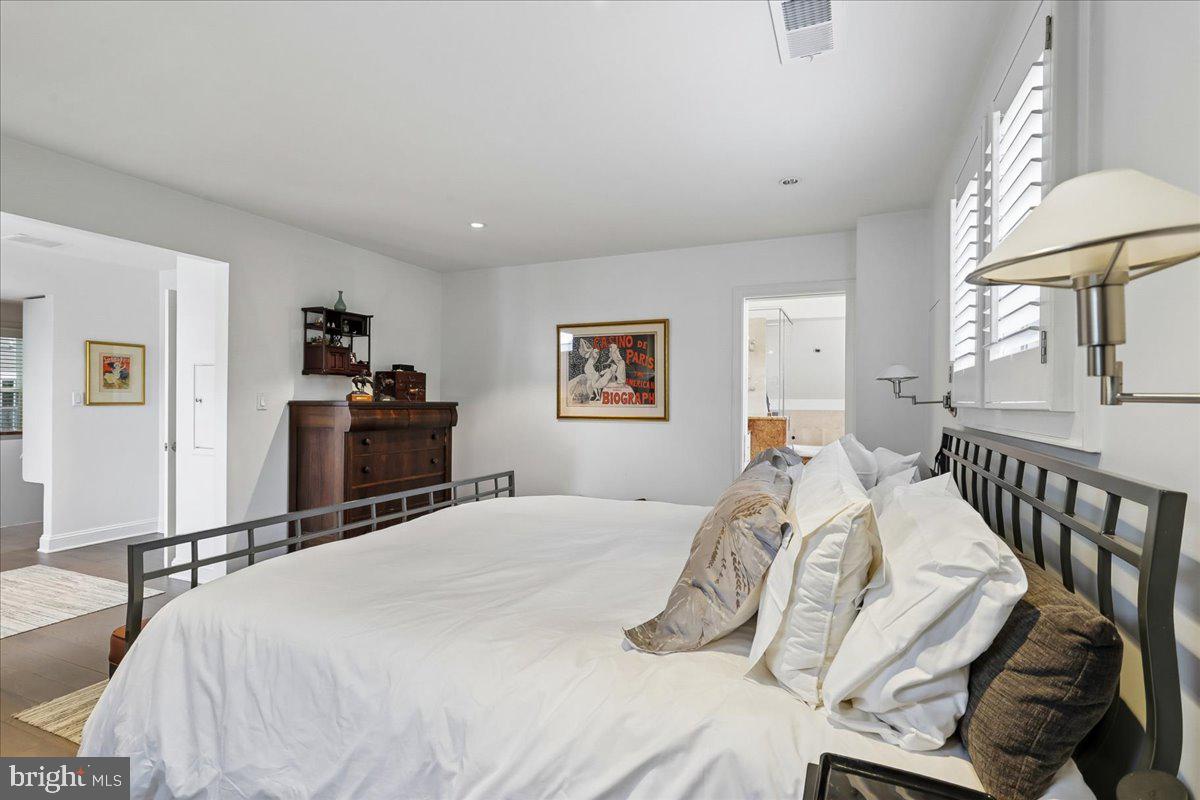 CHEVY CHASE VILLAGE - Residential