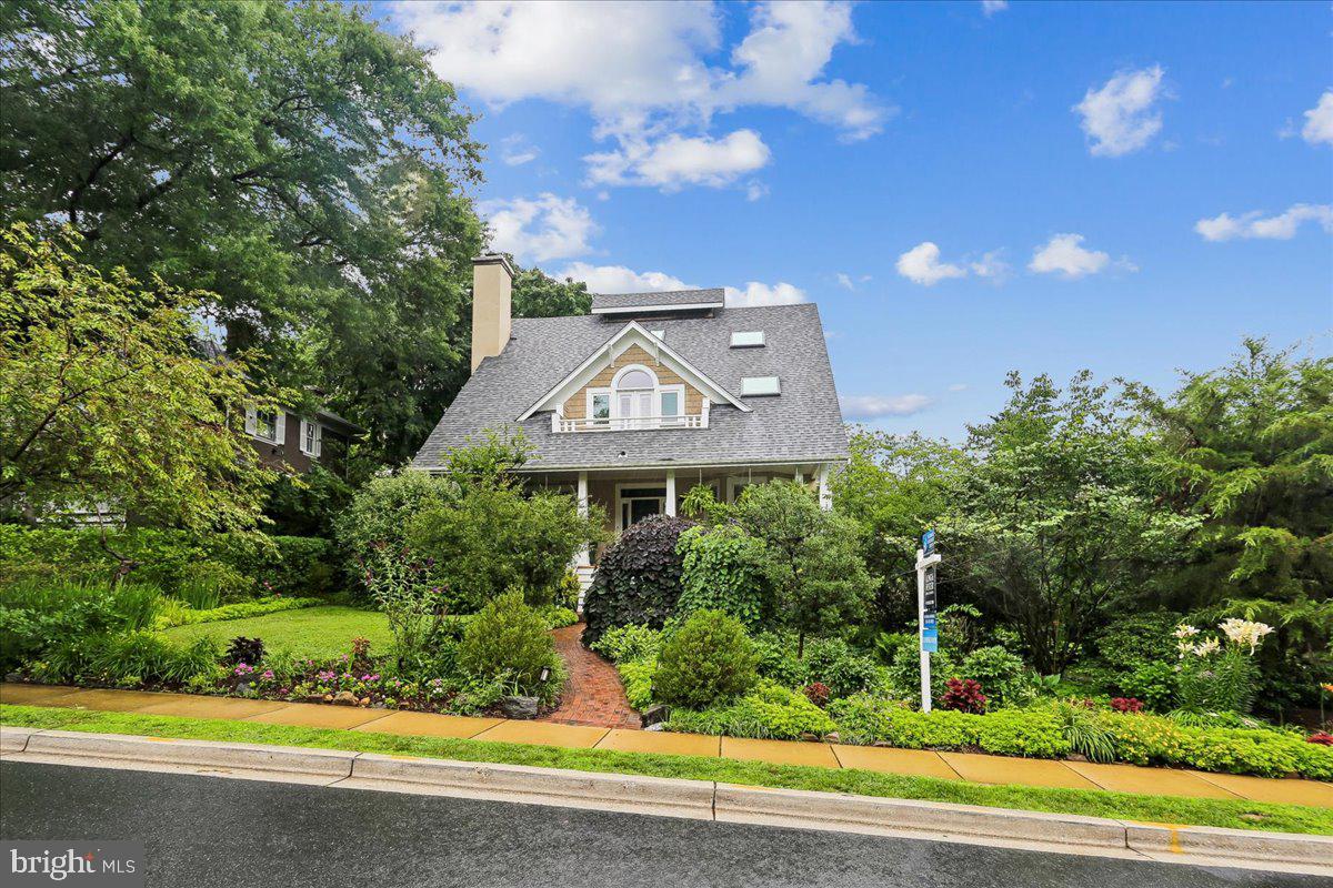 CHEVY CHASE VILLAGE - Residential