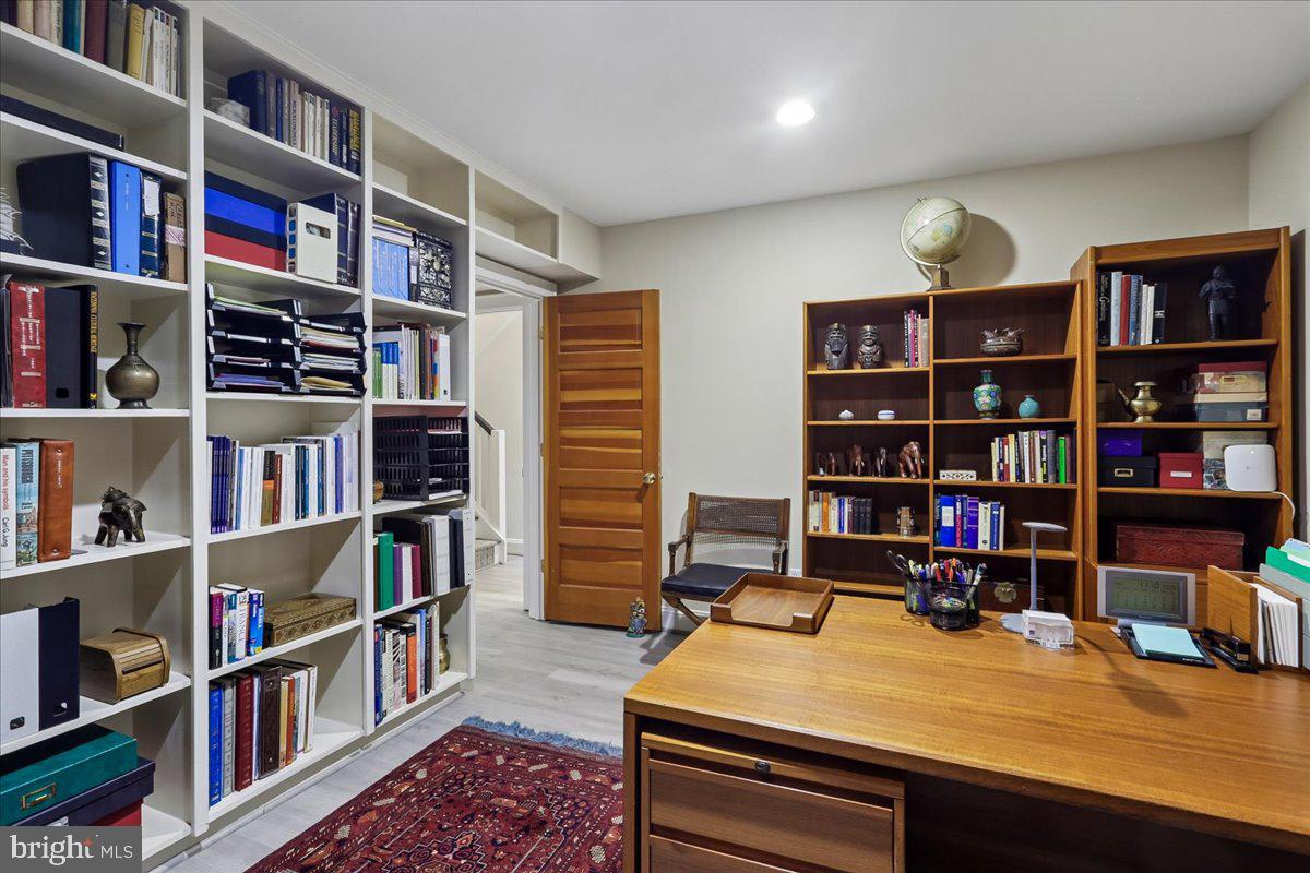 CHEVY CHASE VILLAGE - Residential