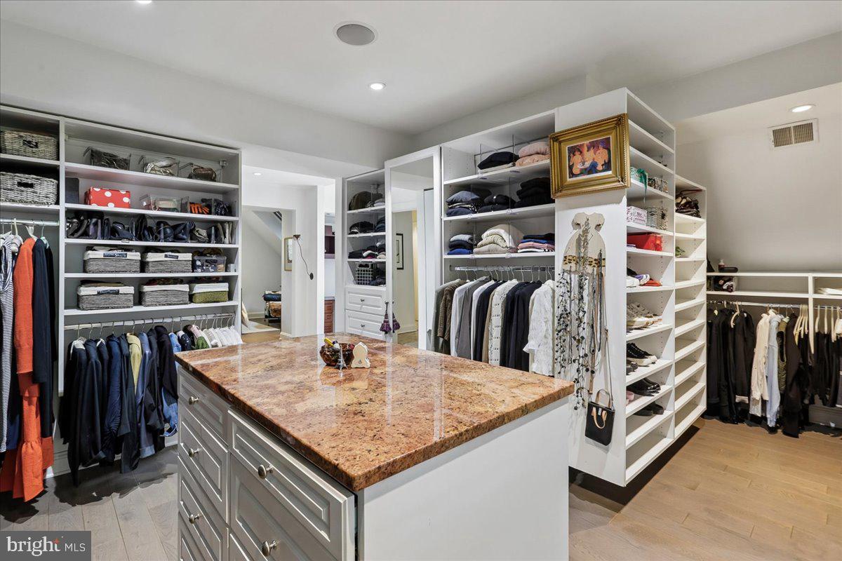 CHEVY CHASE VILLAGE - Residential