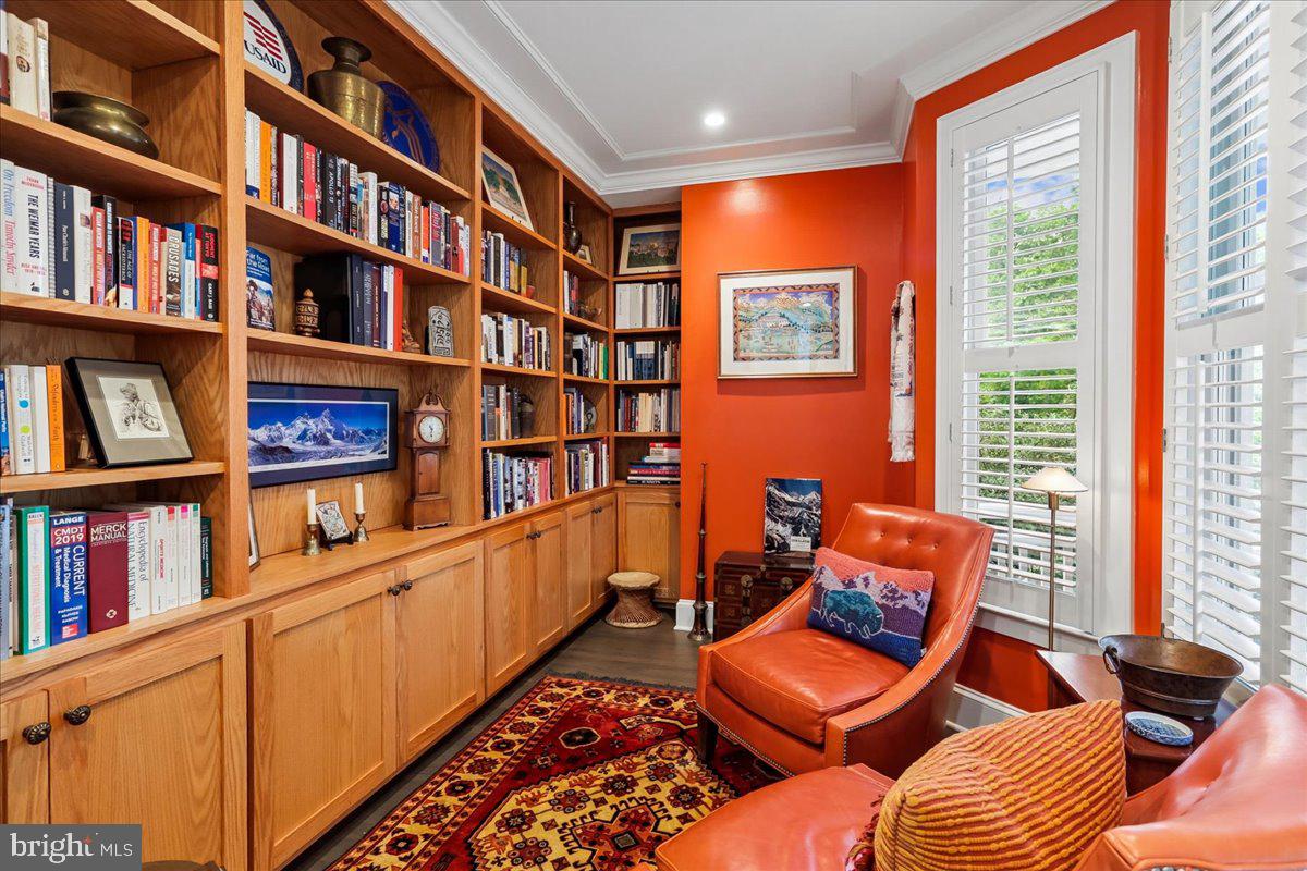 CHEVY CHASE VILLAGE - Residential
