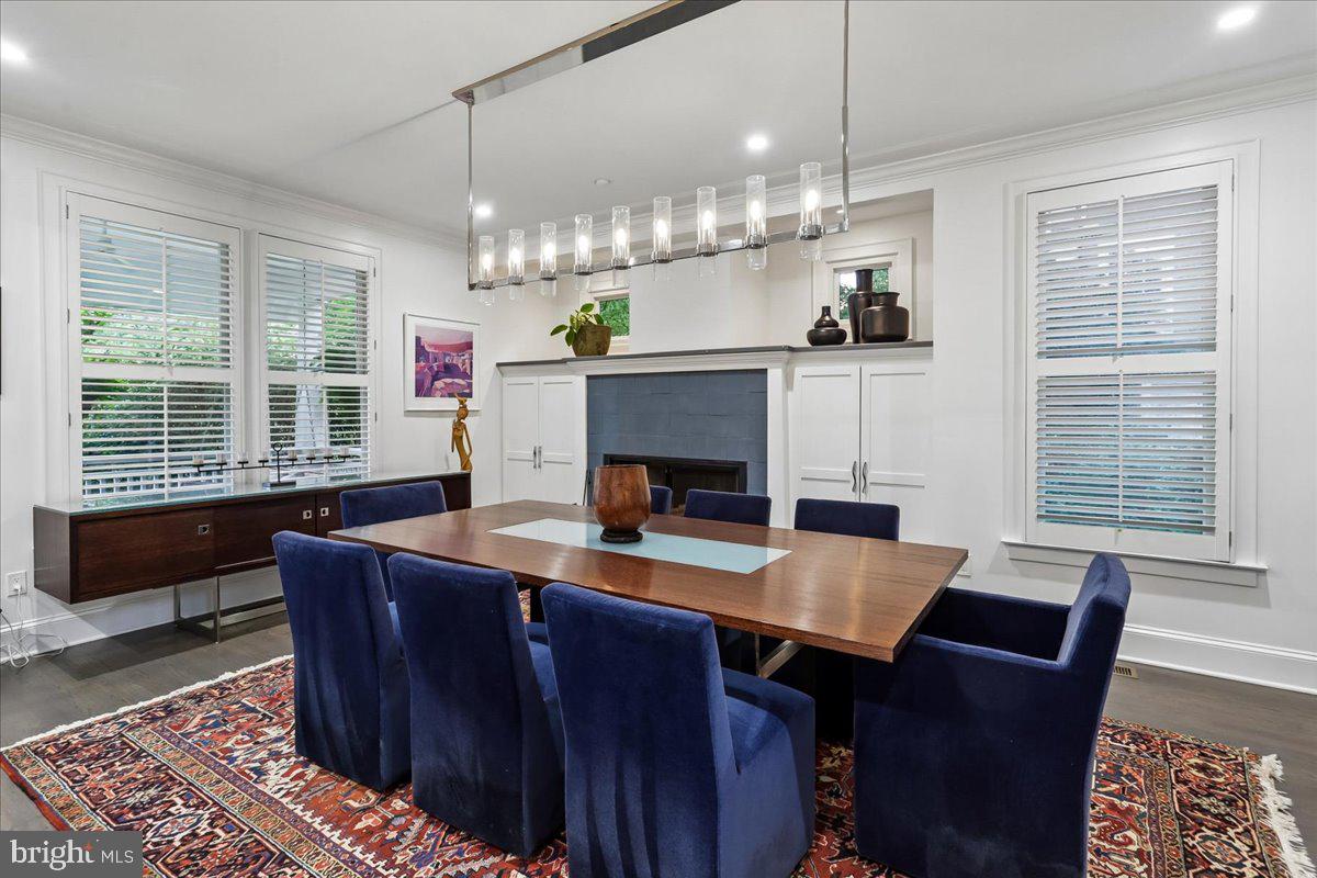 CHEVY CHASE VILLAGE - Residential