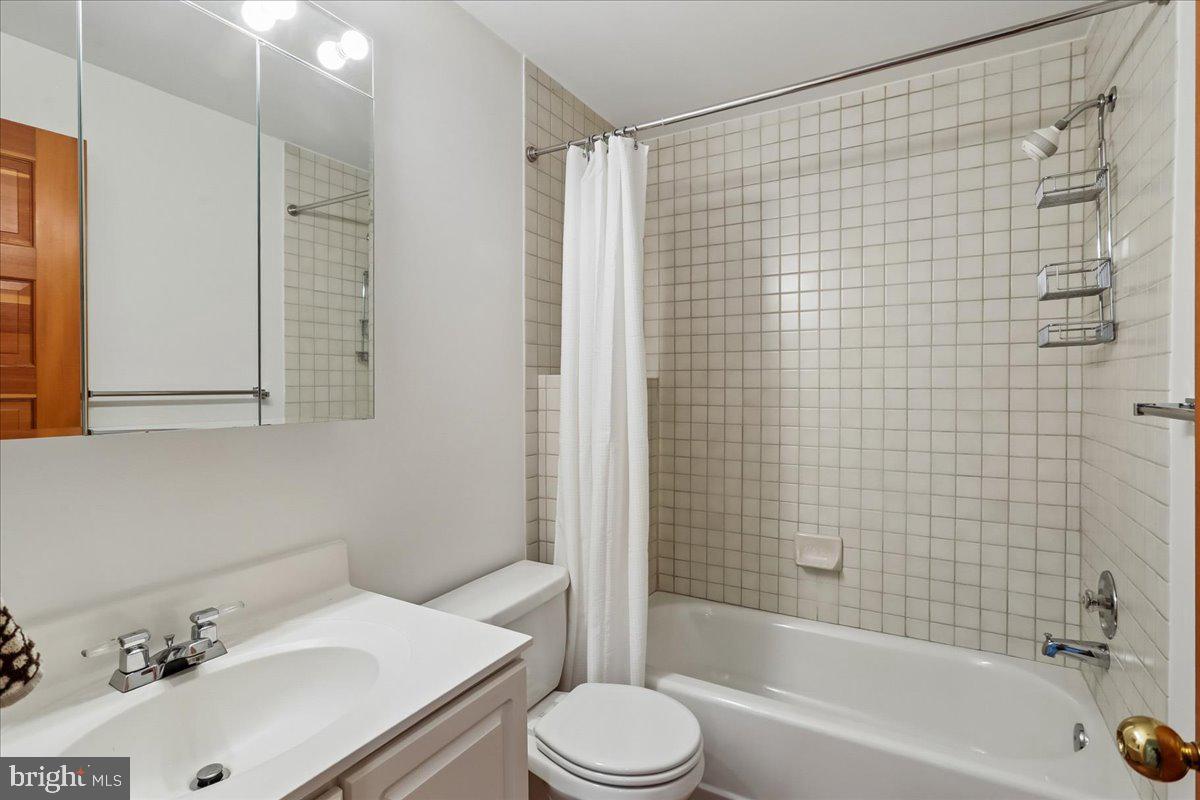 CHEVY CHASE VILLAGE - Residential