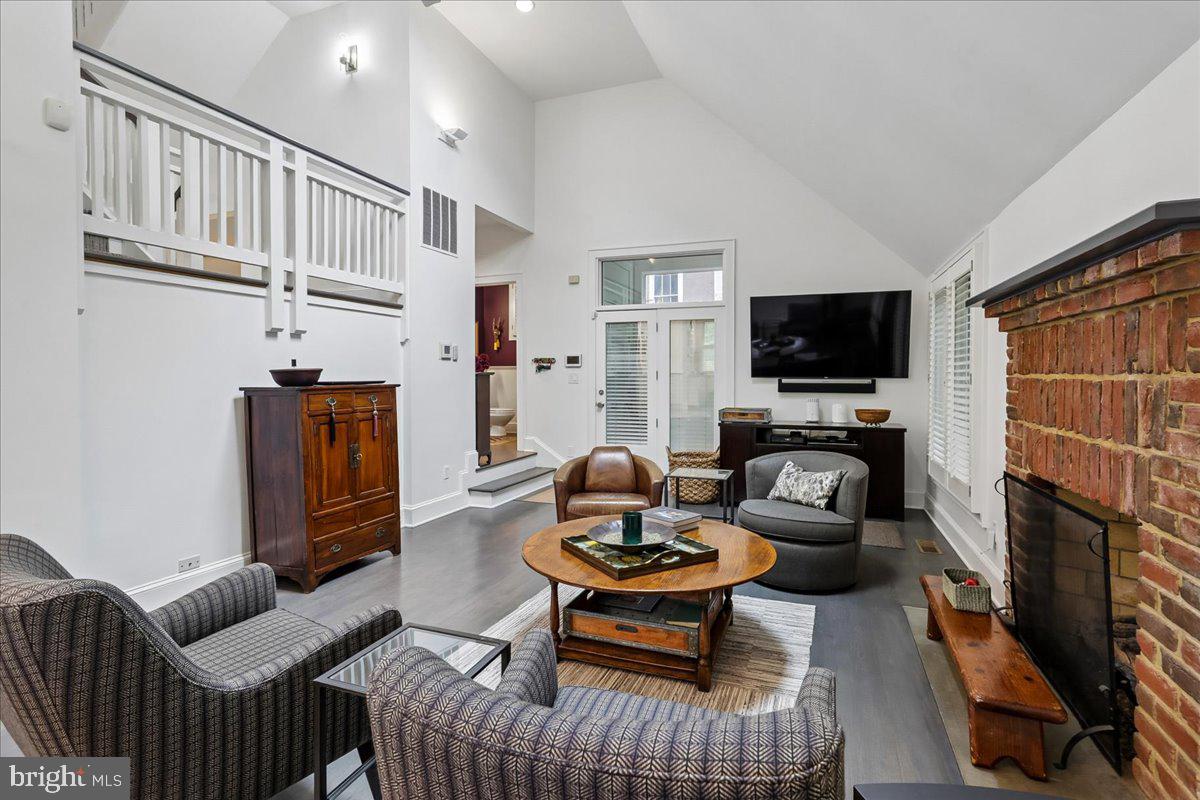 CHEVY CHASE VILLAGE - Residential