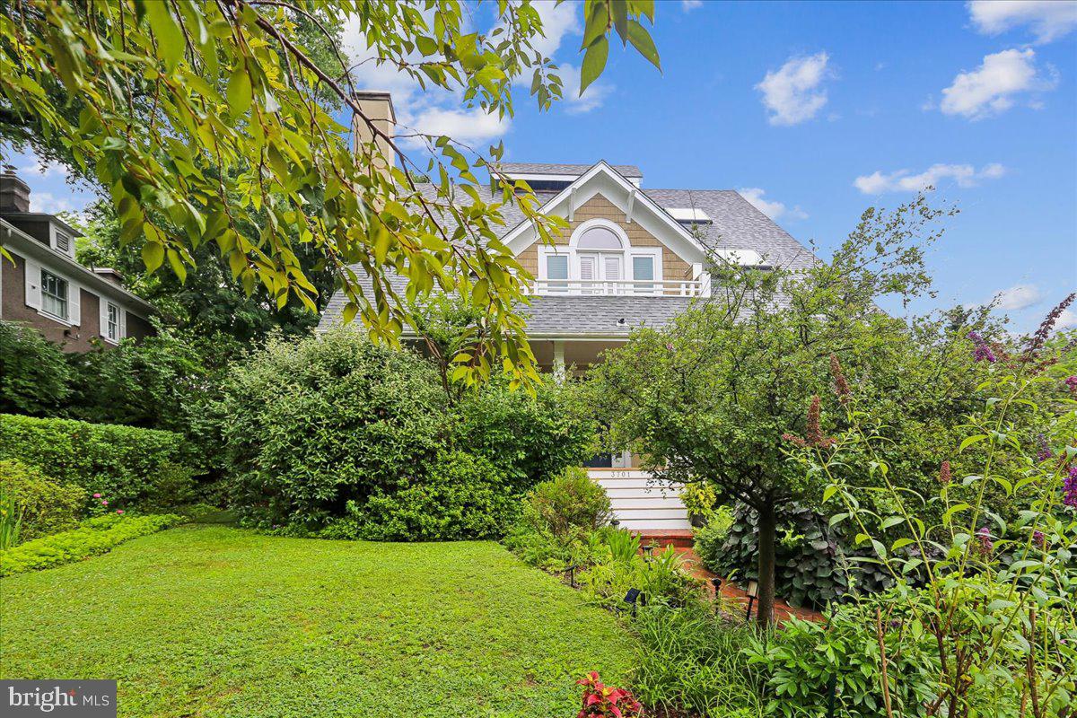 CHEVY CHASE VILLAGE - Residential