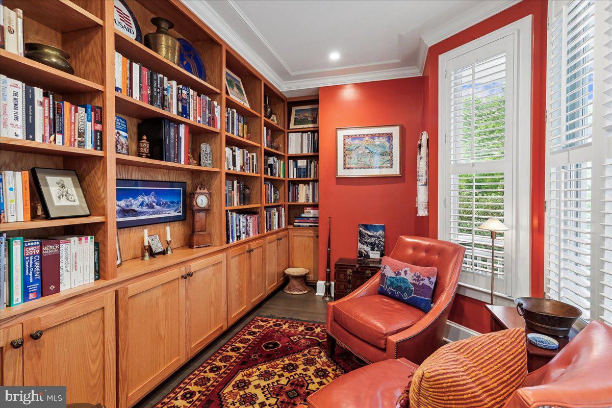CHEVY CHASE VILLAGE - Residential