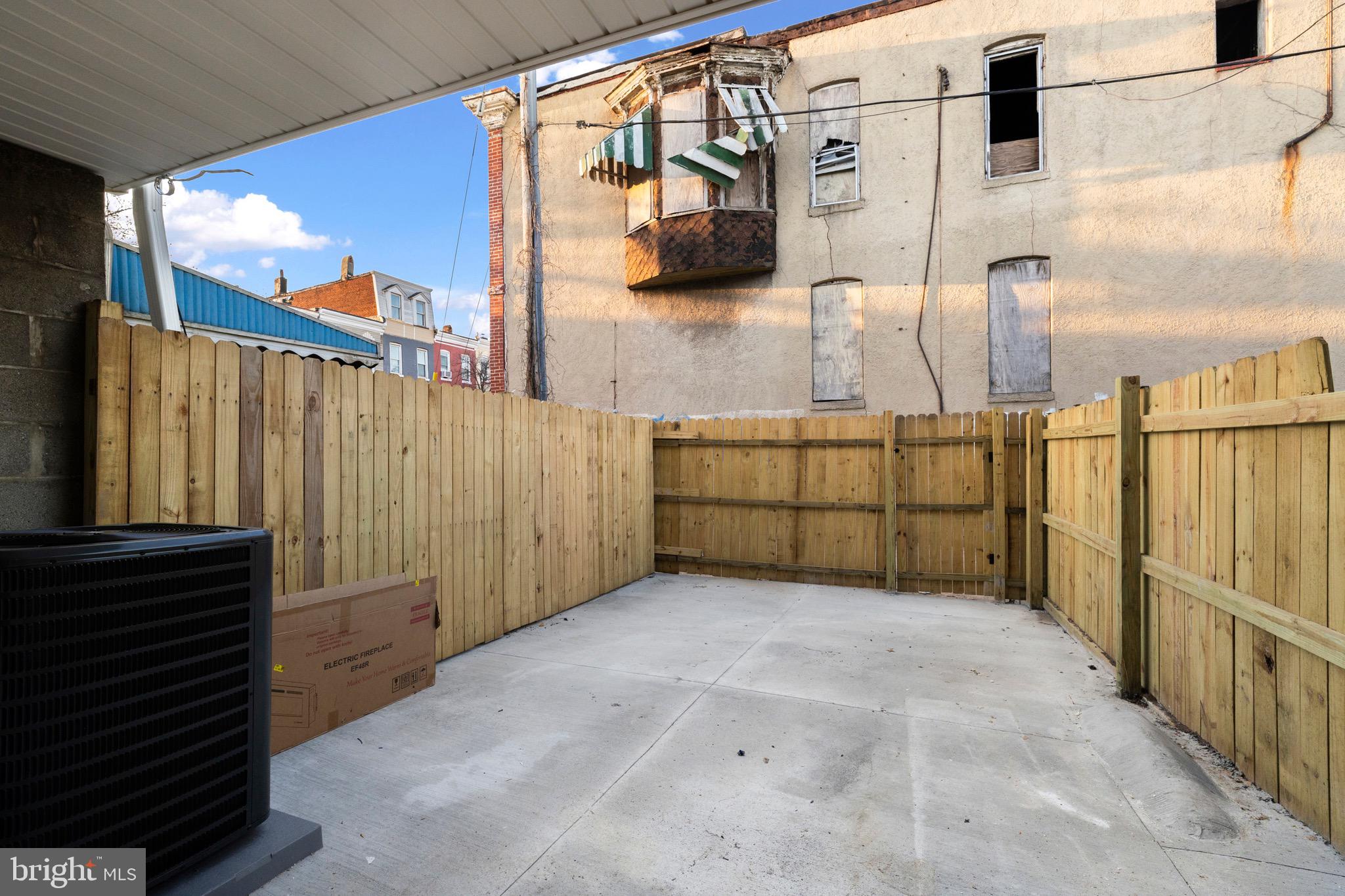 BROADWAY EAST - Residential