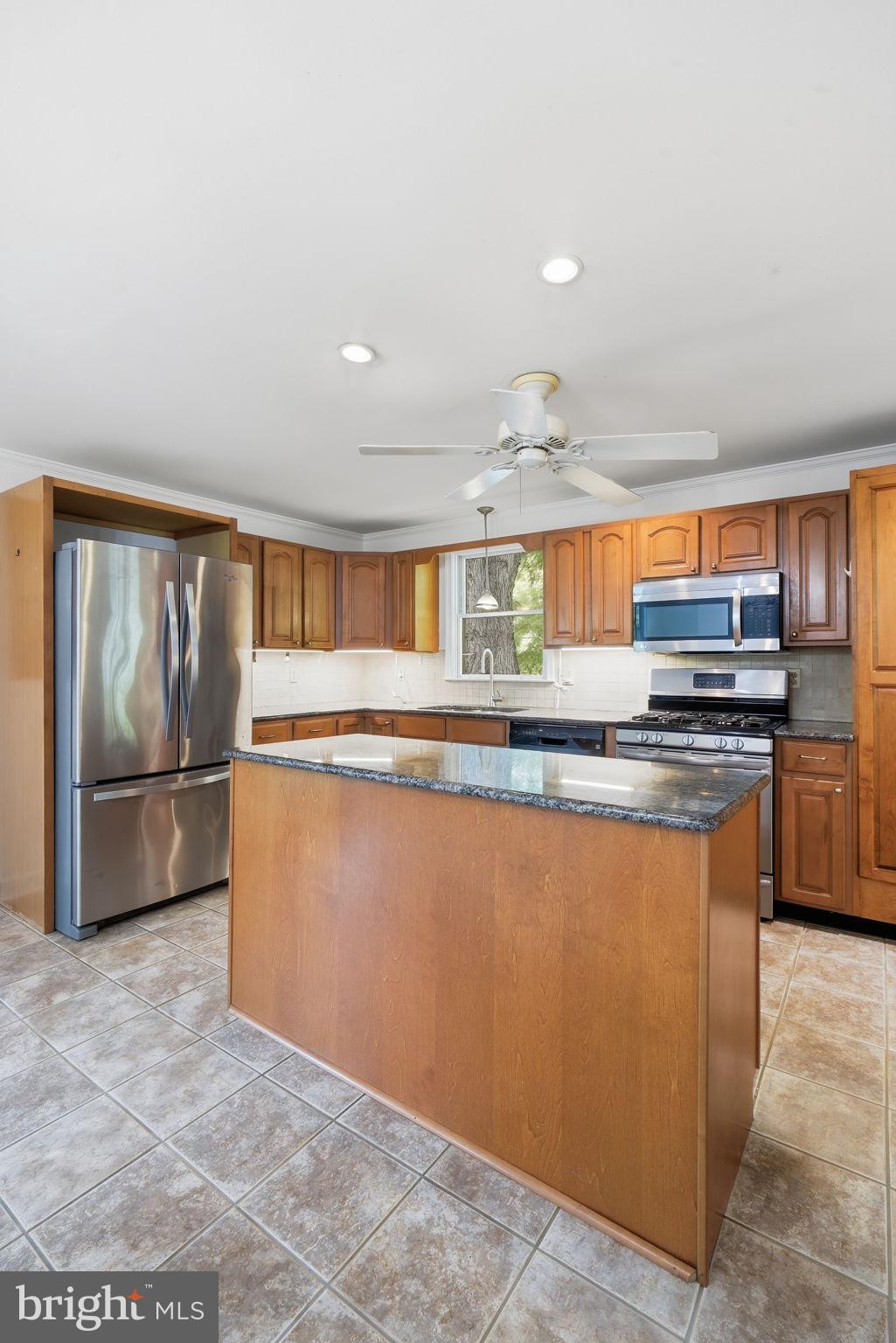 CHESAPEAKE LANDING - Residential